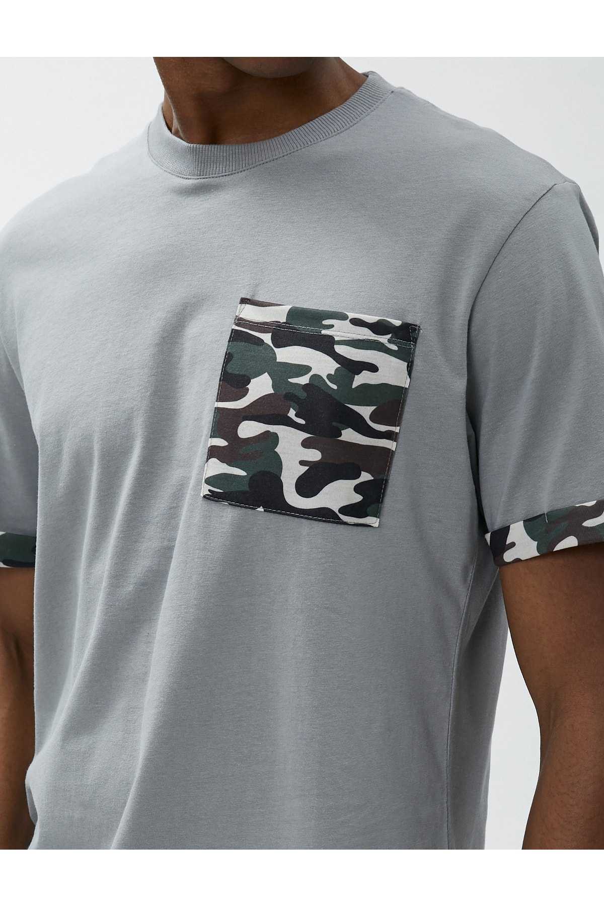 تیشرت چاپی استتار با جیب یقه خدمه تا شده جزئیات پنبه