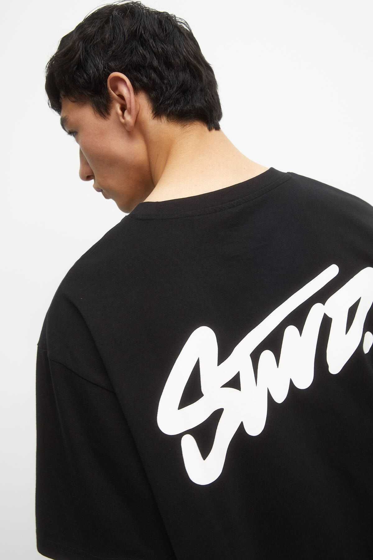 تیشرت با لوگوی Stwd