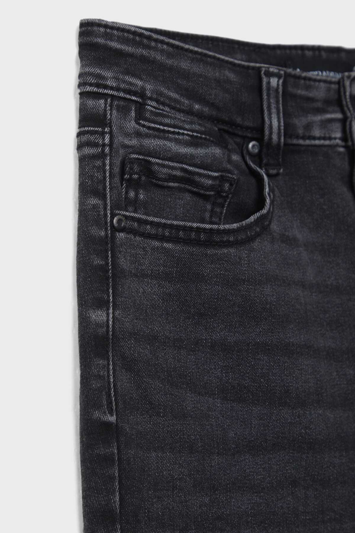 شلوار جین باریک باریک