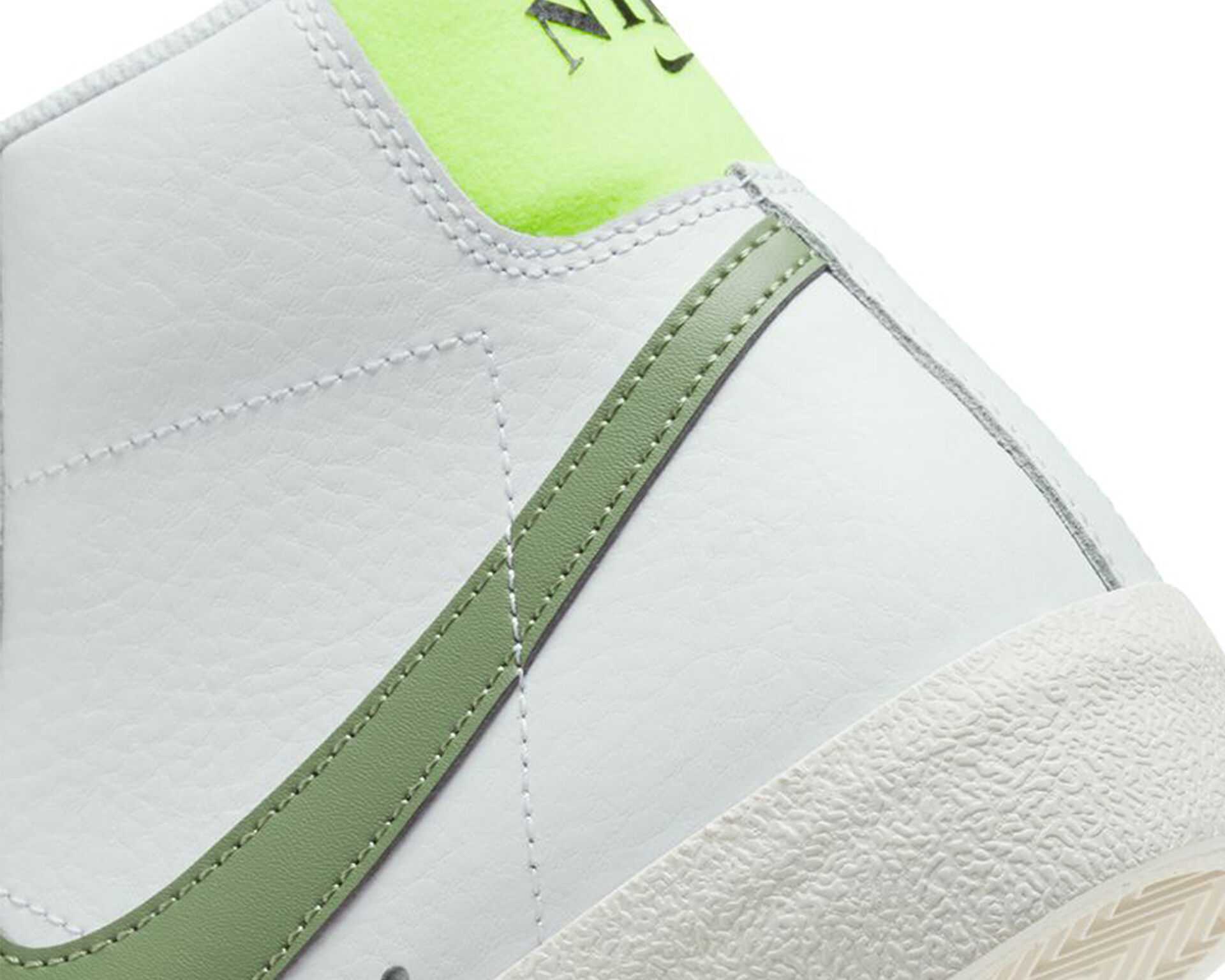 کفش های روزانه W Blazer Mid '77