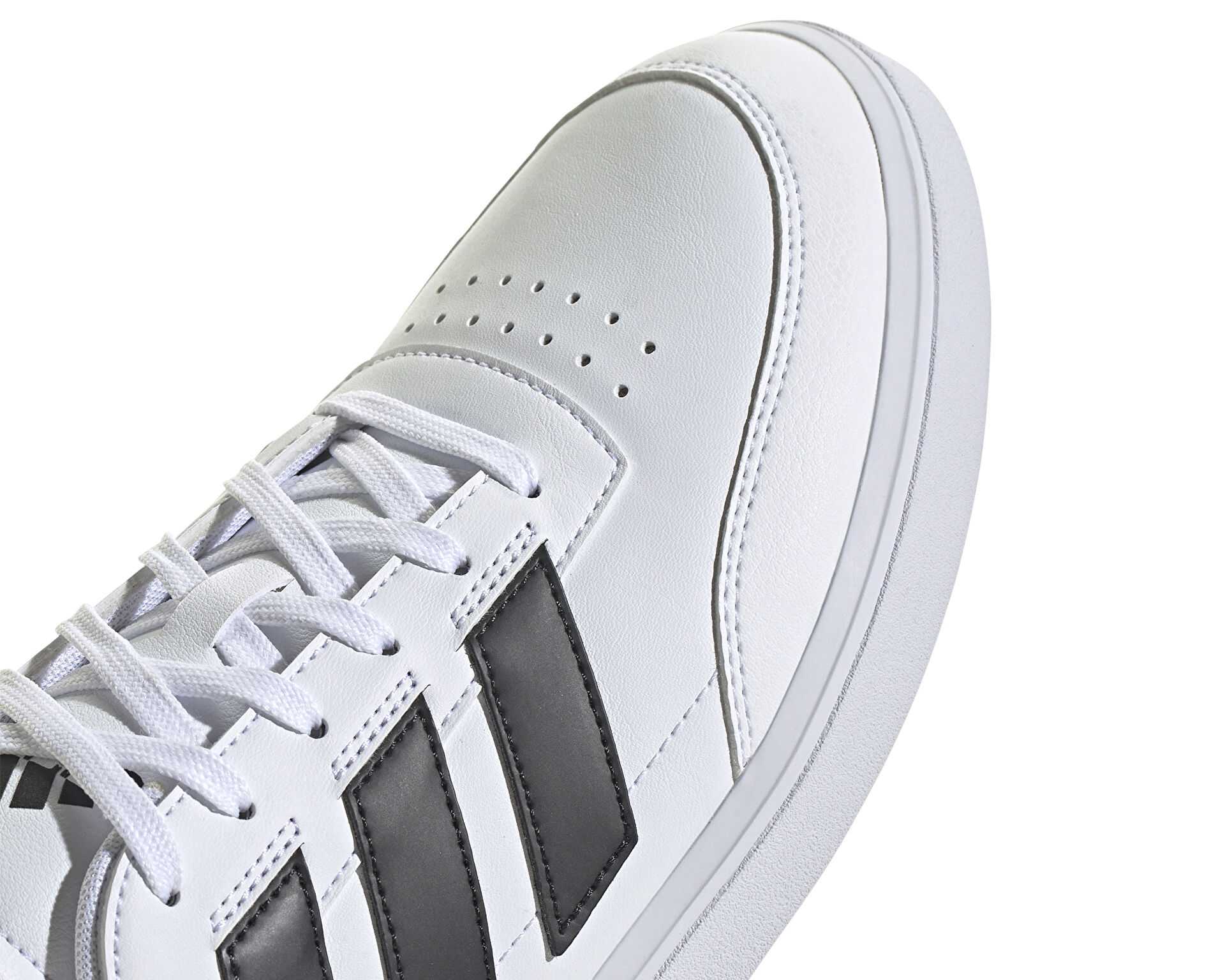 کفش های روزانه Adidas Courtblock