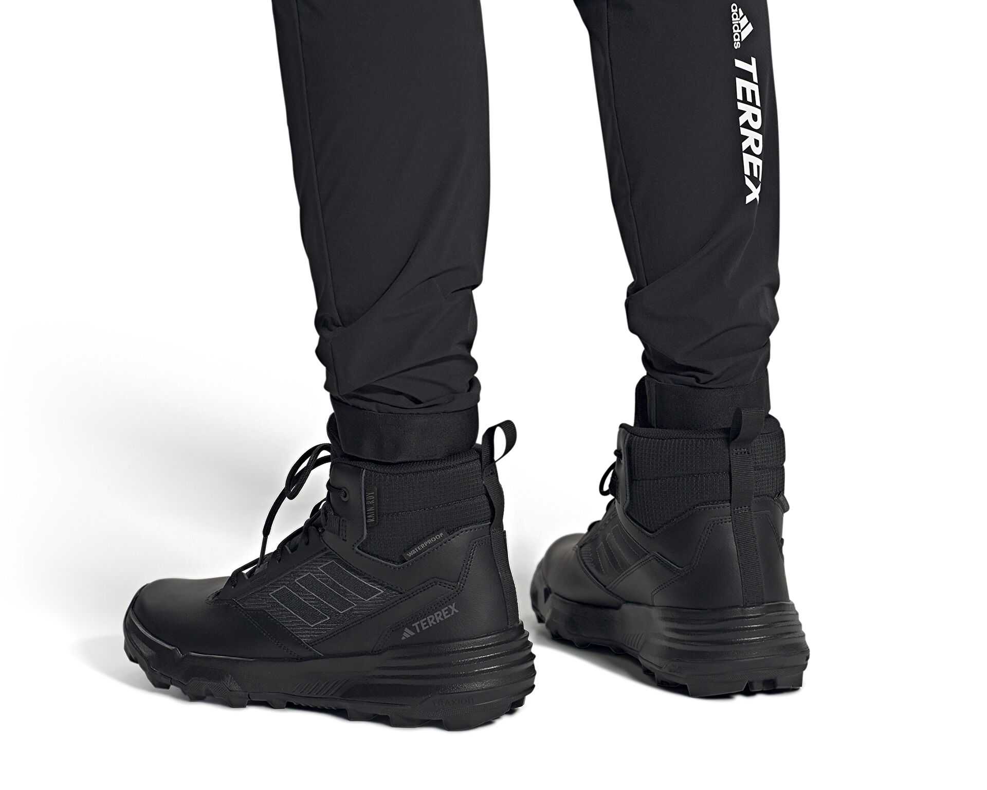 چکمه و کفش کوهنوردی adidas Terrex Unity Lea Mid R.Rdy