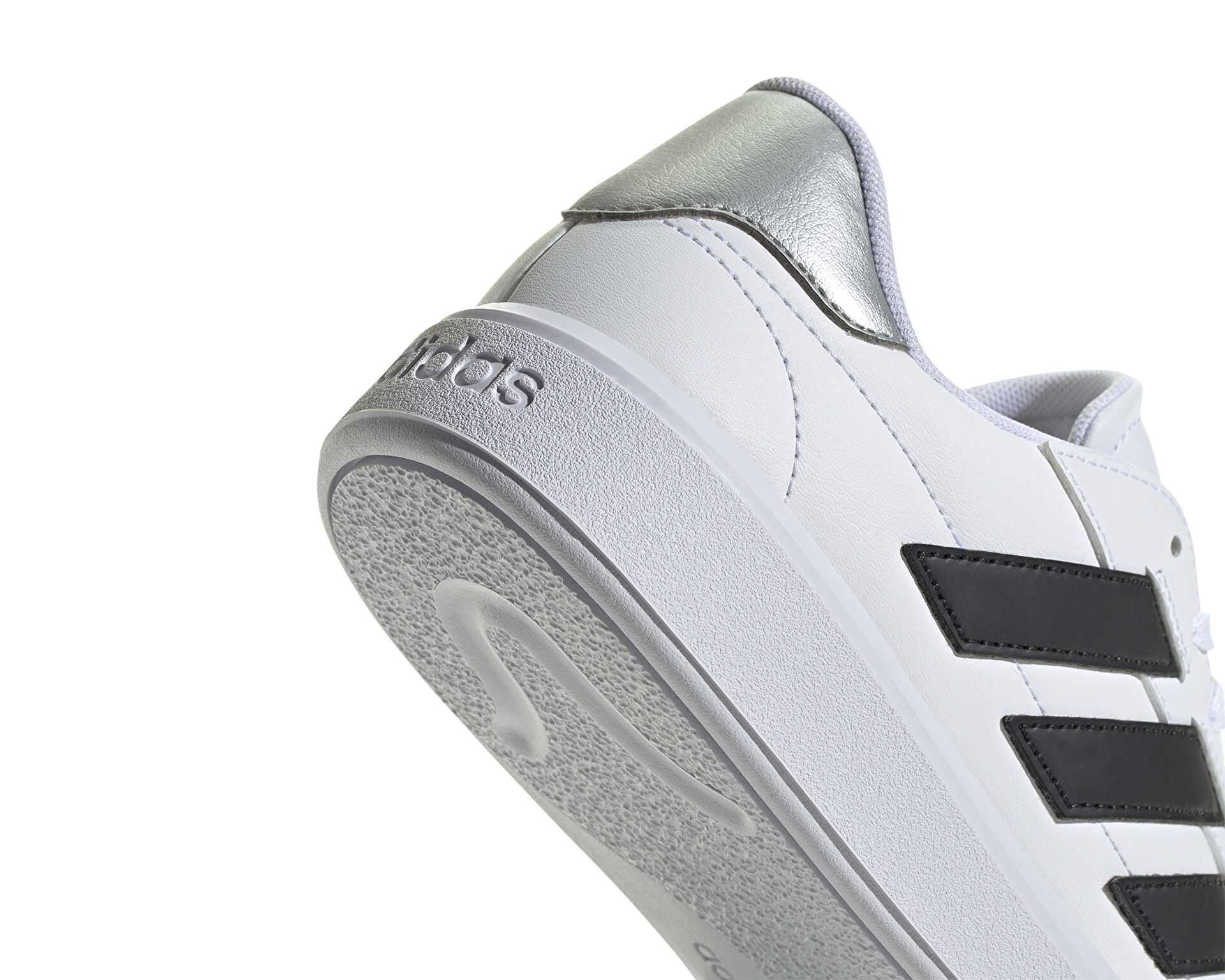 کفش های روزانه Adidas Courtblock