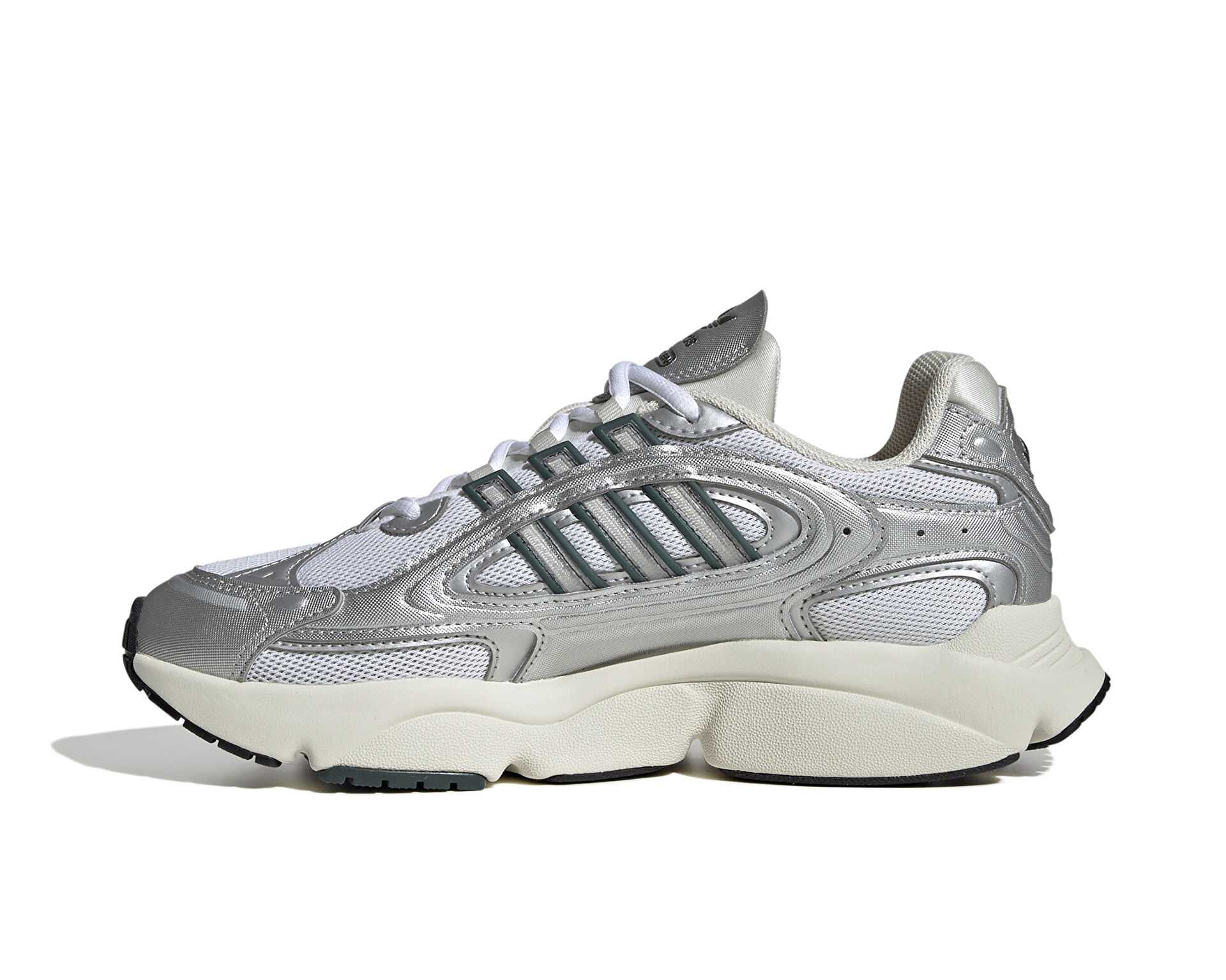 کفش های روزانه Adidas Ozmillen