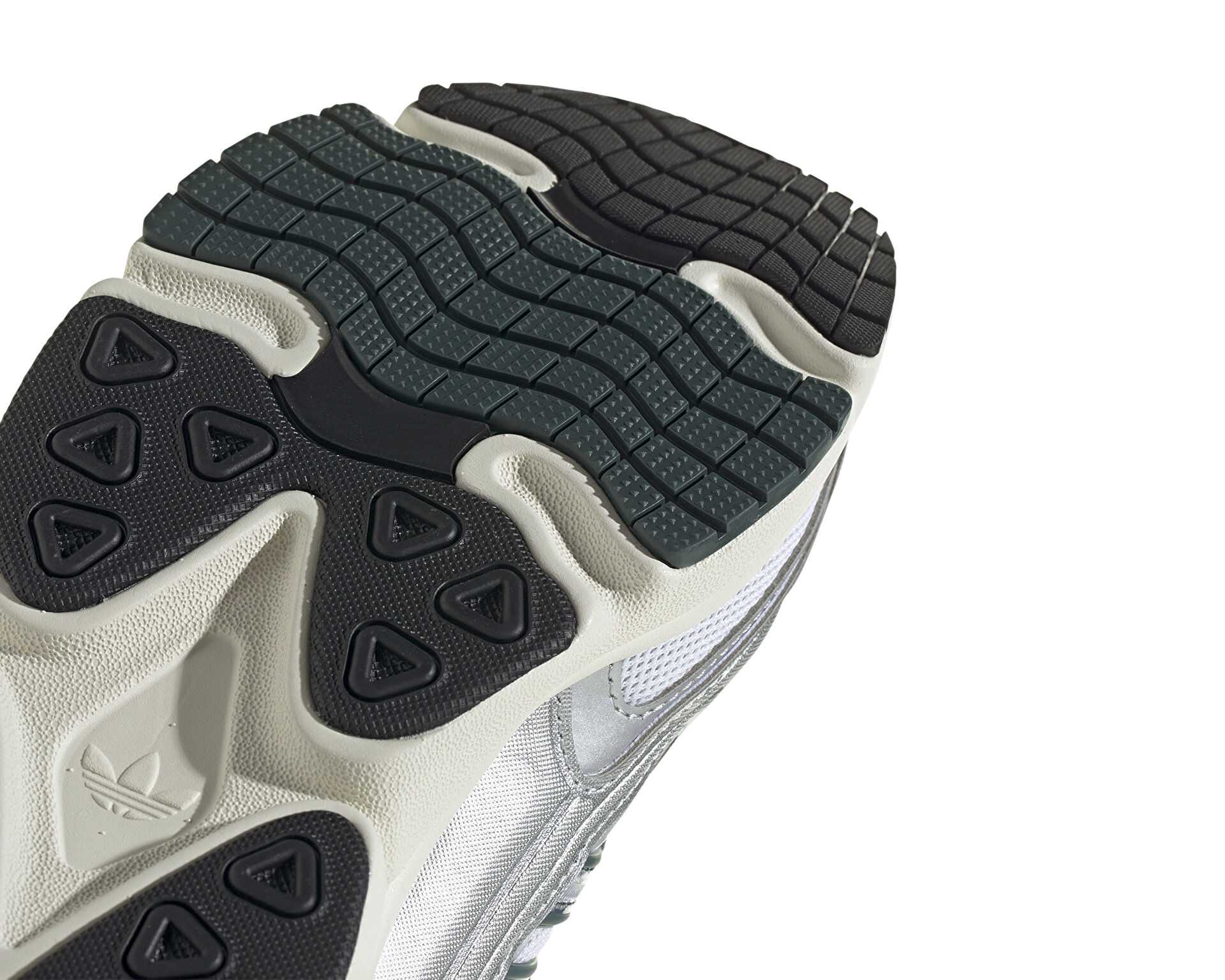 کفش های روزانه Adidas Ozmillen