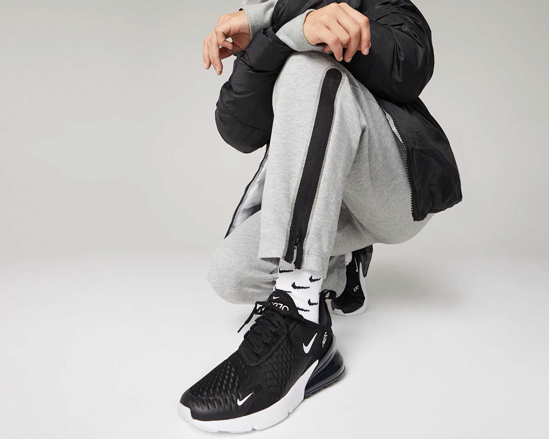 کفش های روزانه W Air Max 270