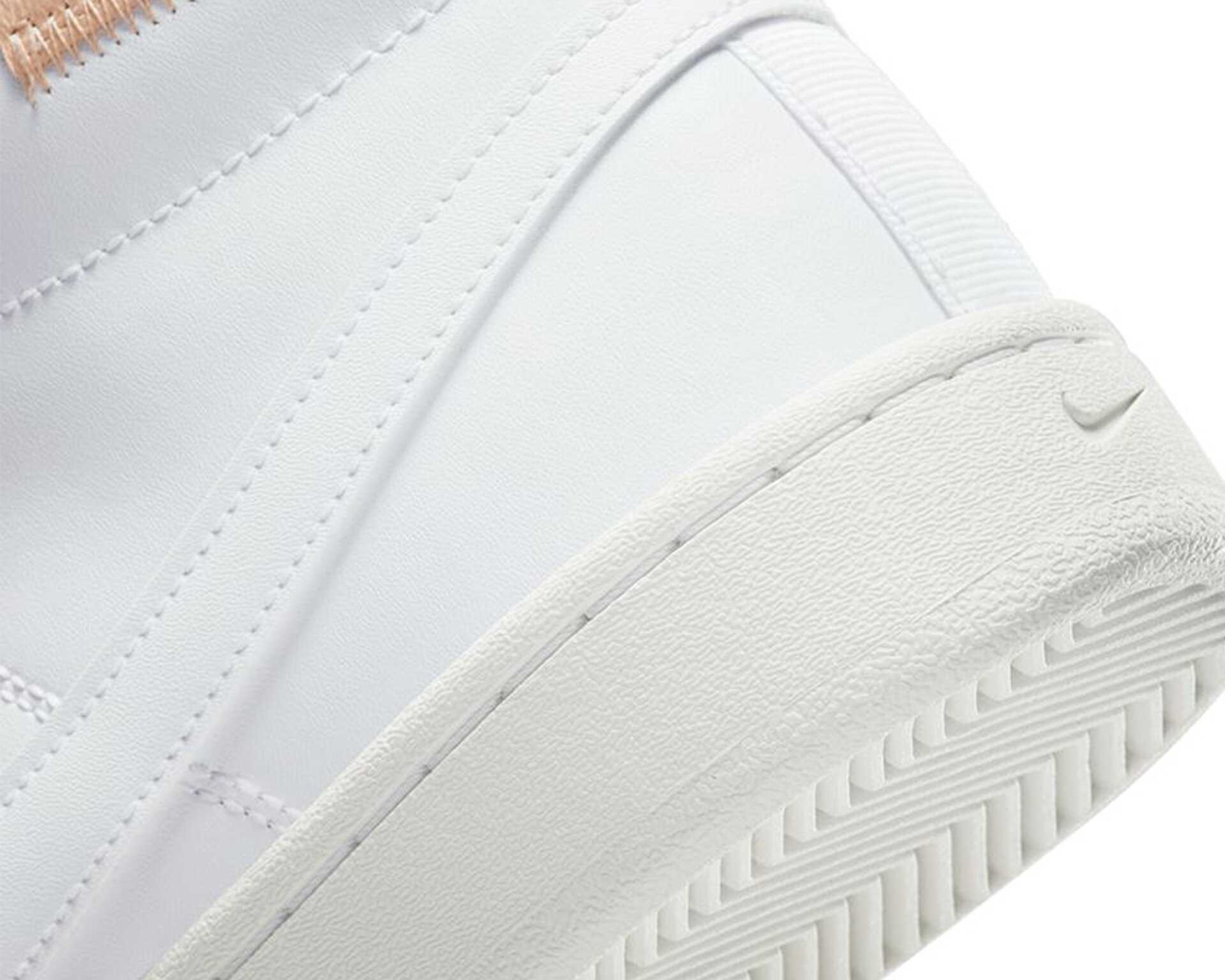 کفش های روزانه Wmns Nike Court Royale 2 Mid