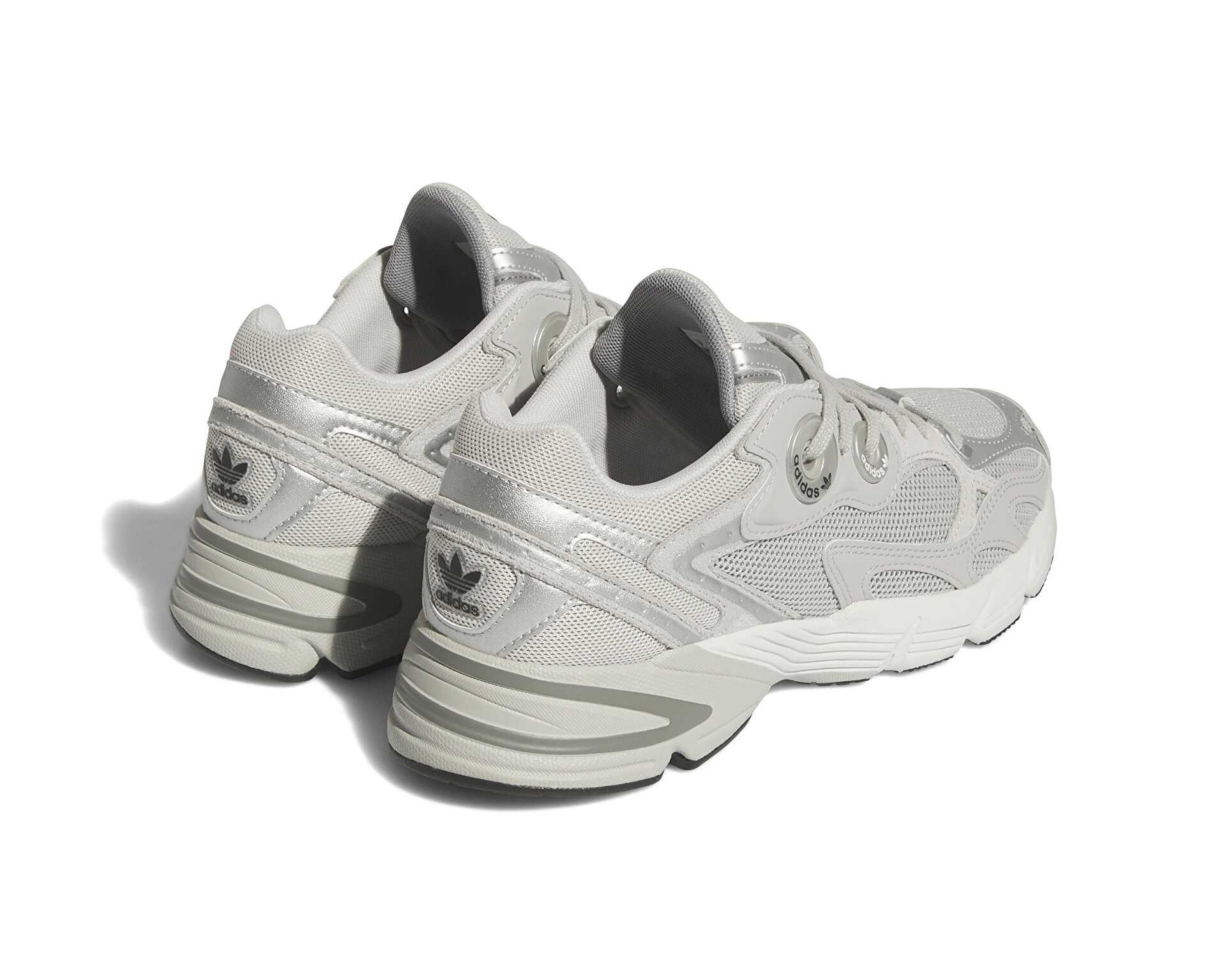 کفش های روزانه Adidas Astir W