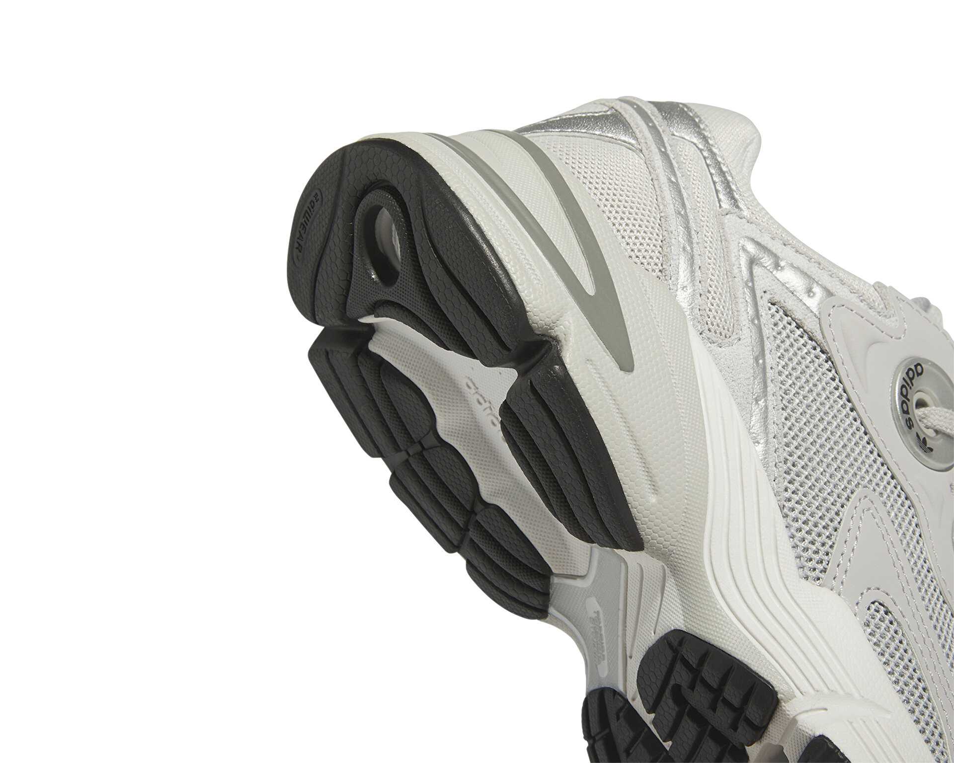 کفش های روزانه Adidas Astir W