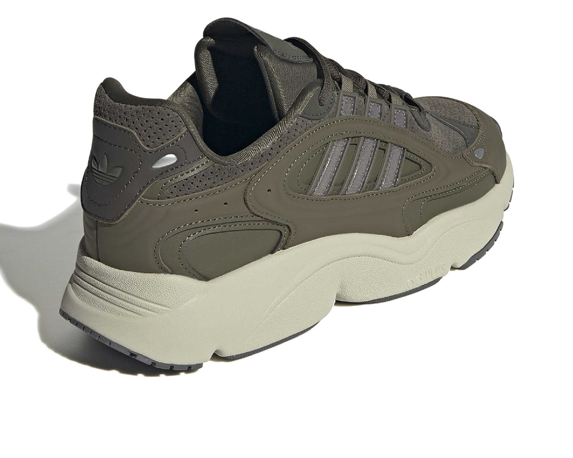 کفش های روزانه Adidas Ozmillen