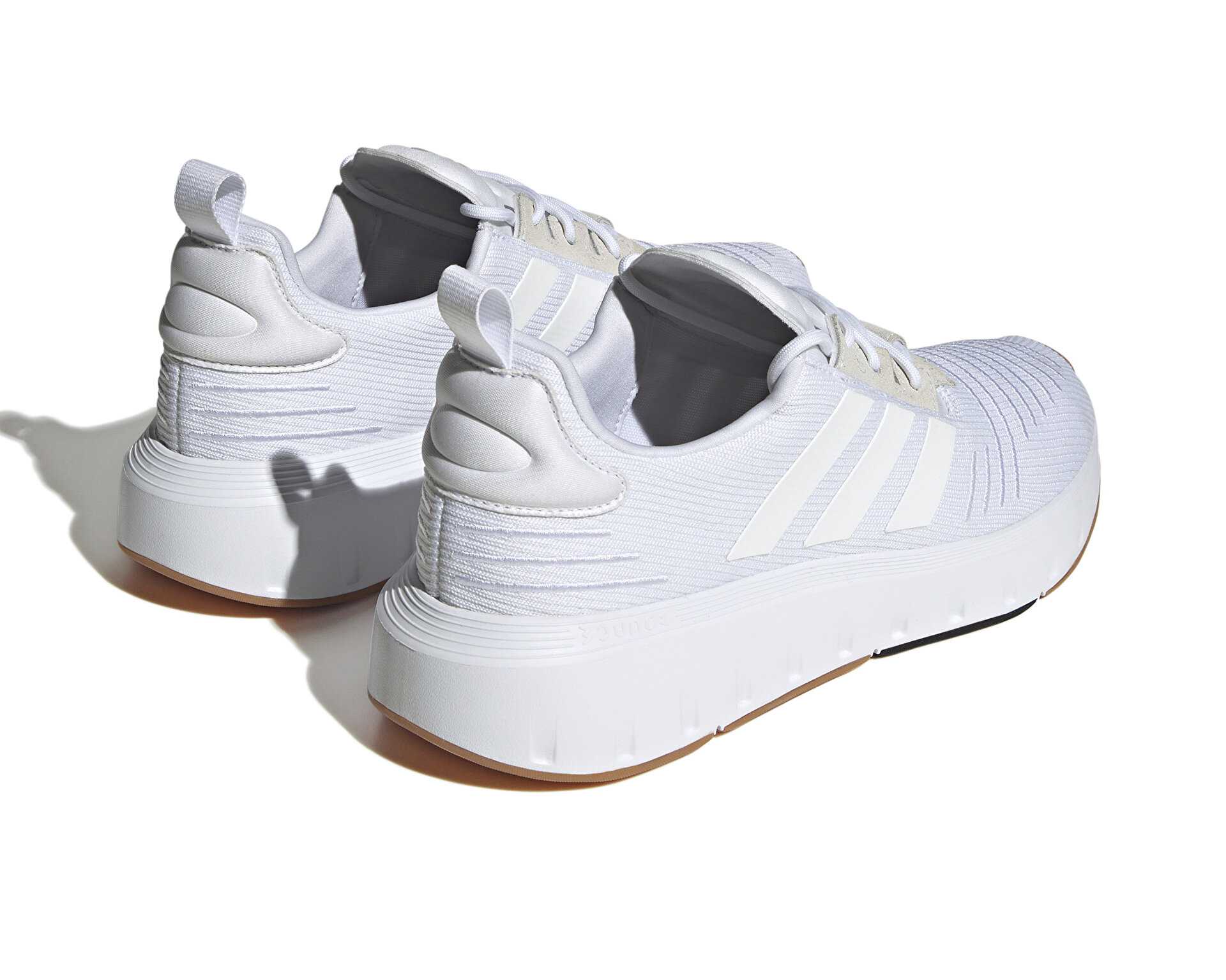 کفش دویدن Adidas Swift Run 23