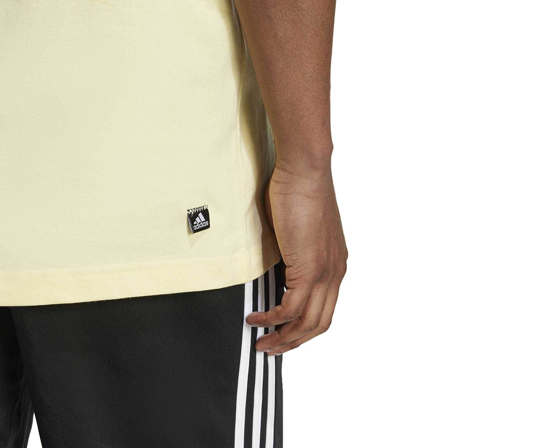 تیشرت روزانه Adidas M Remoji Pkt T