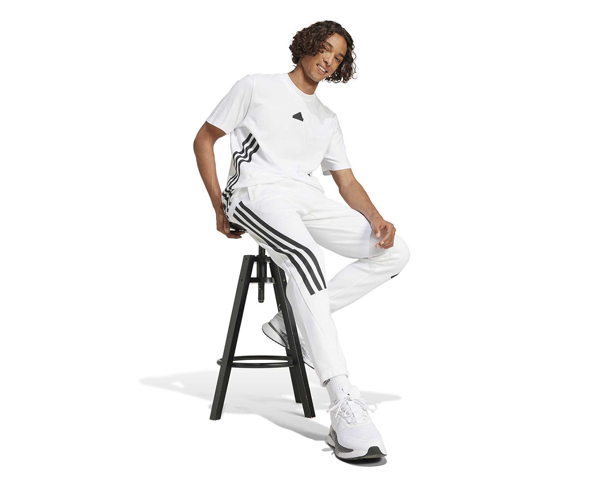 تیشرت روزانه Adidas M Fi 3S Reg T