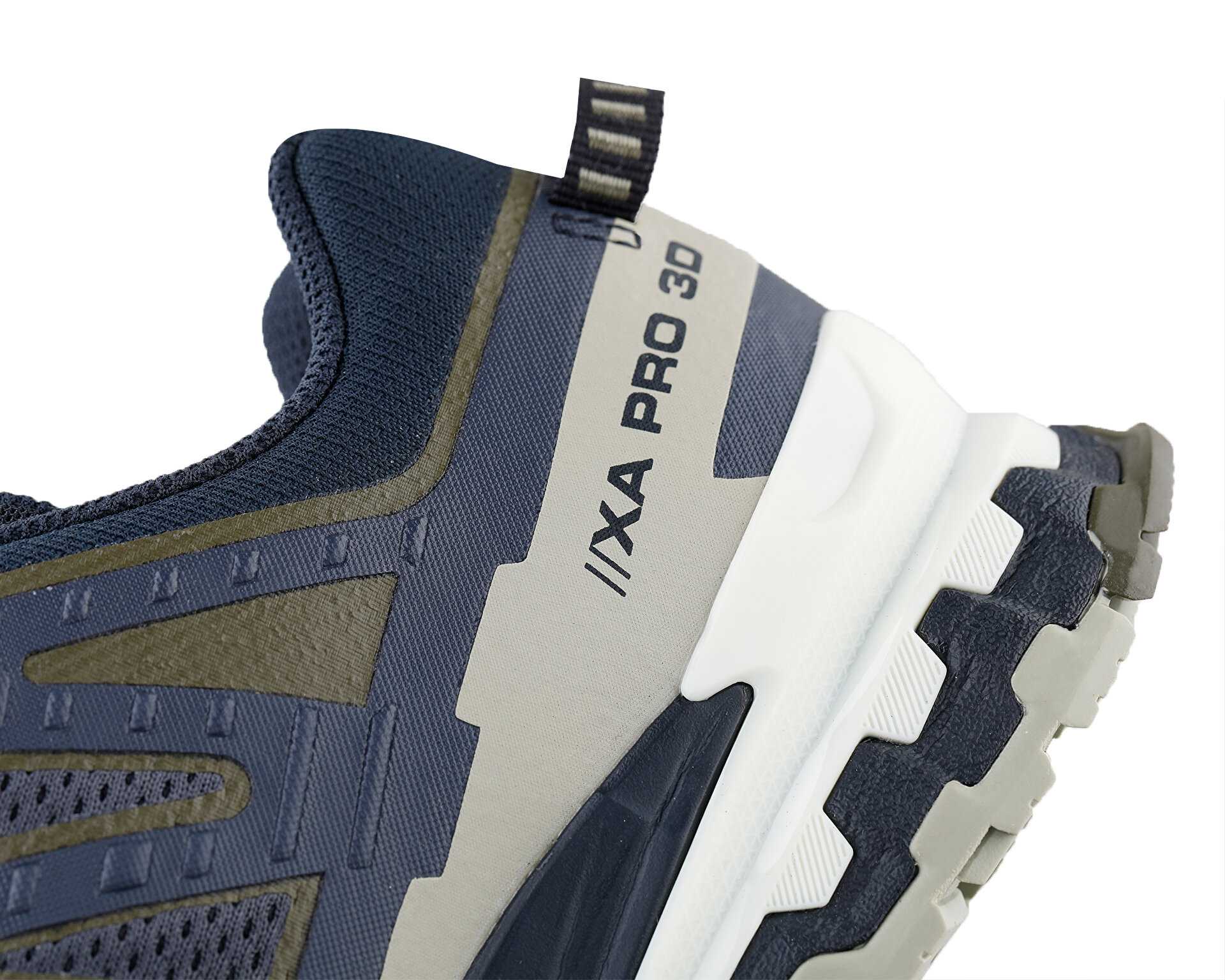 کفش های فضای باز Xa Pro 3D V9