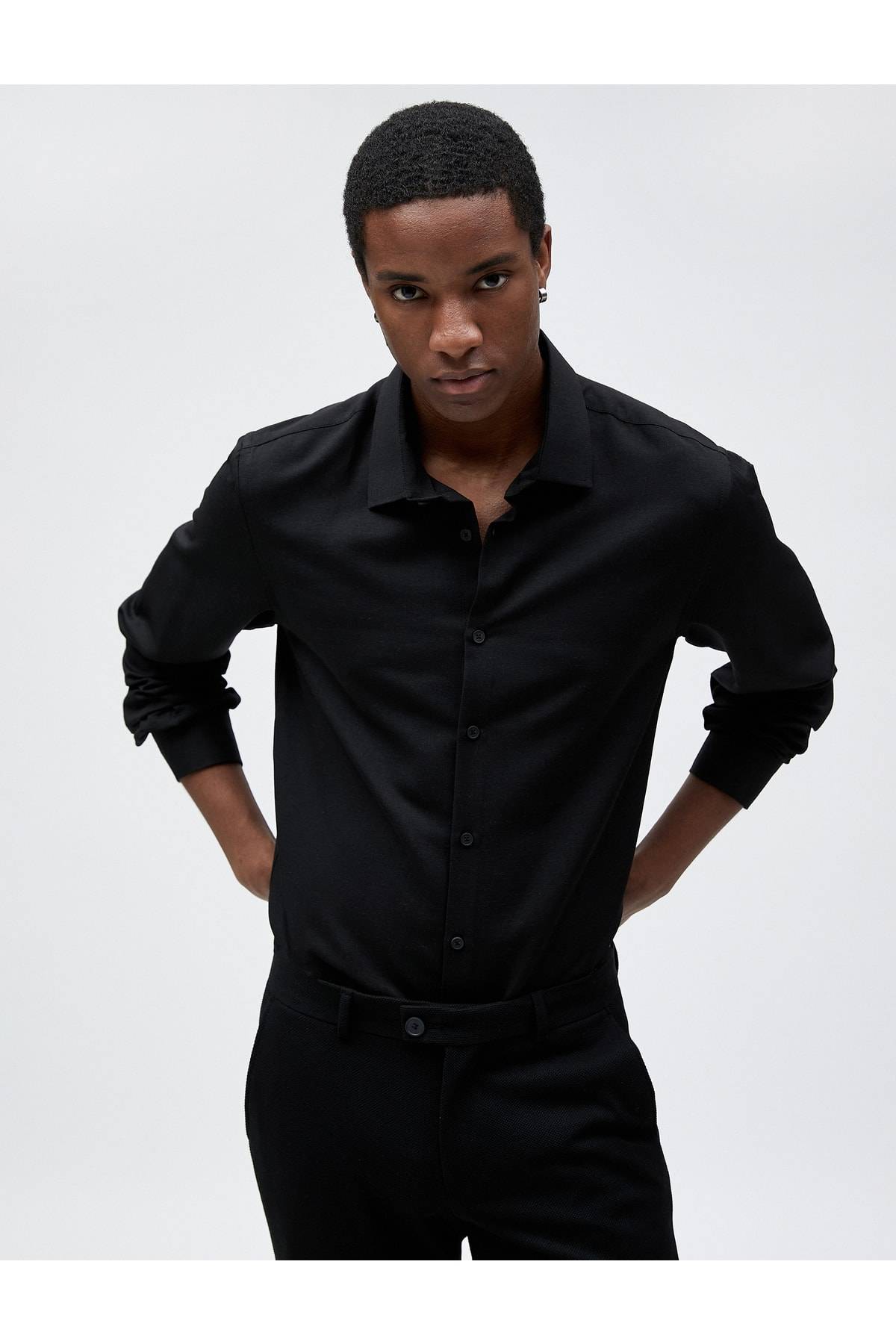 پیراهن اسپرت باریک با یقه کلاسیک آستین بلند غیر آهنی