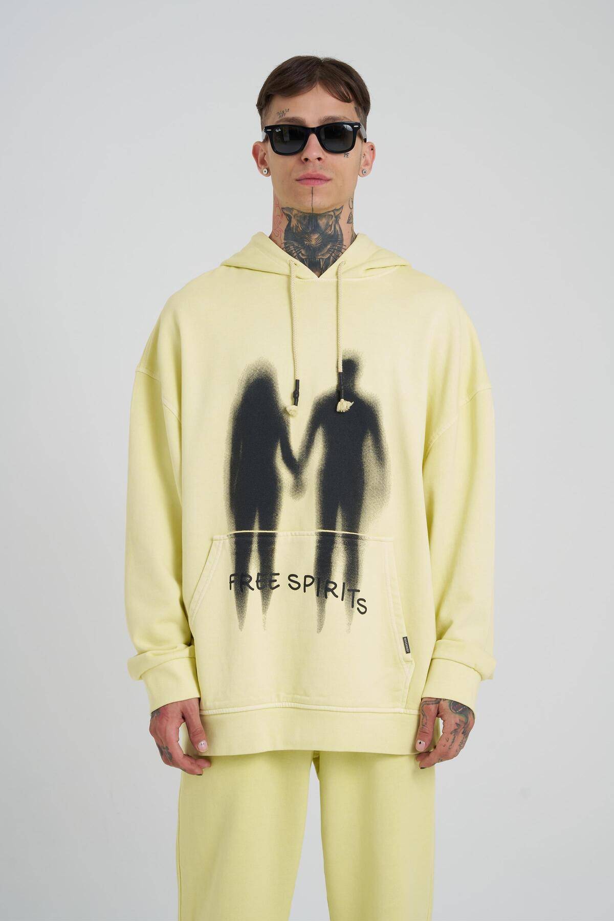 سویشرت مردانه رایگان اسپریت شسته شده به رنگ بژ روشن