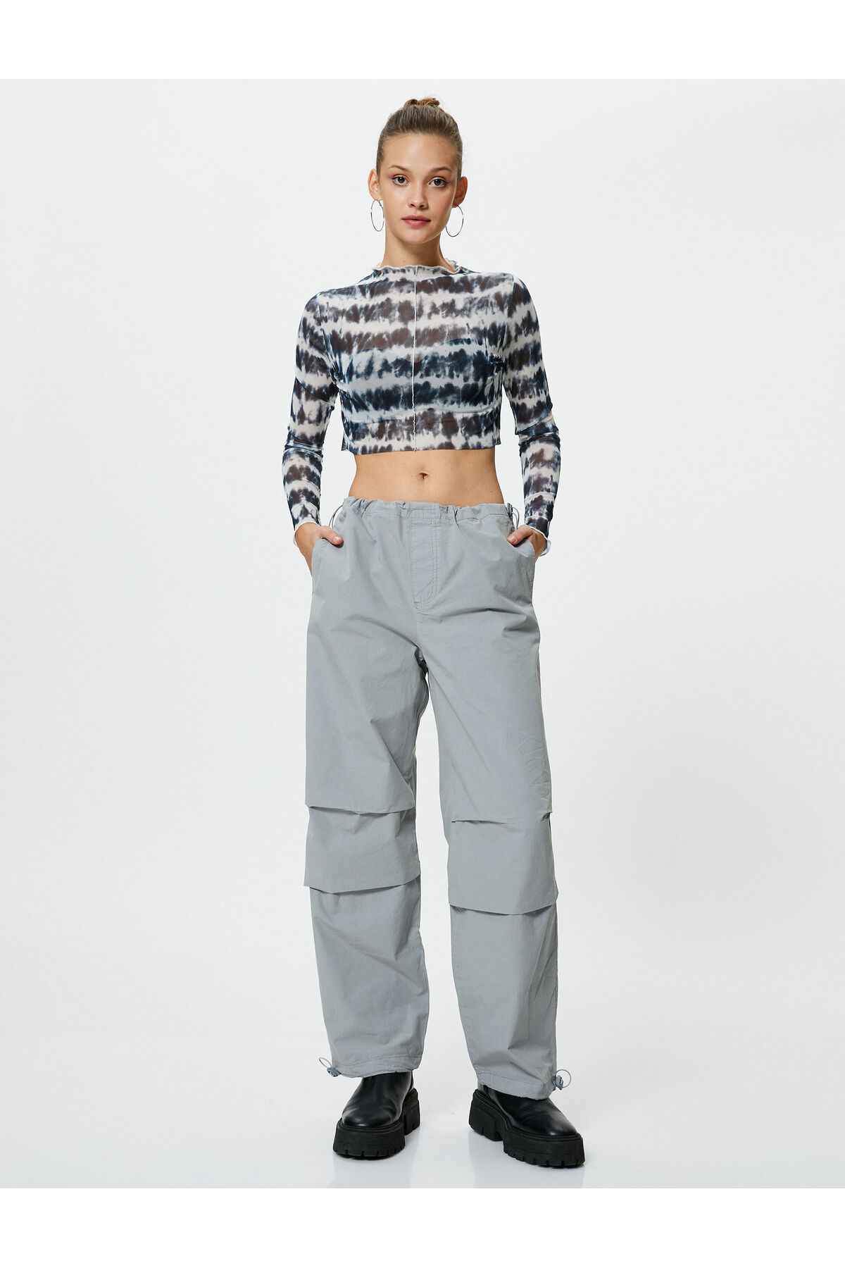 شلوار چتر نجات بزرگ با جزئیات کف و جیب پنبه ای