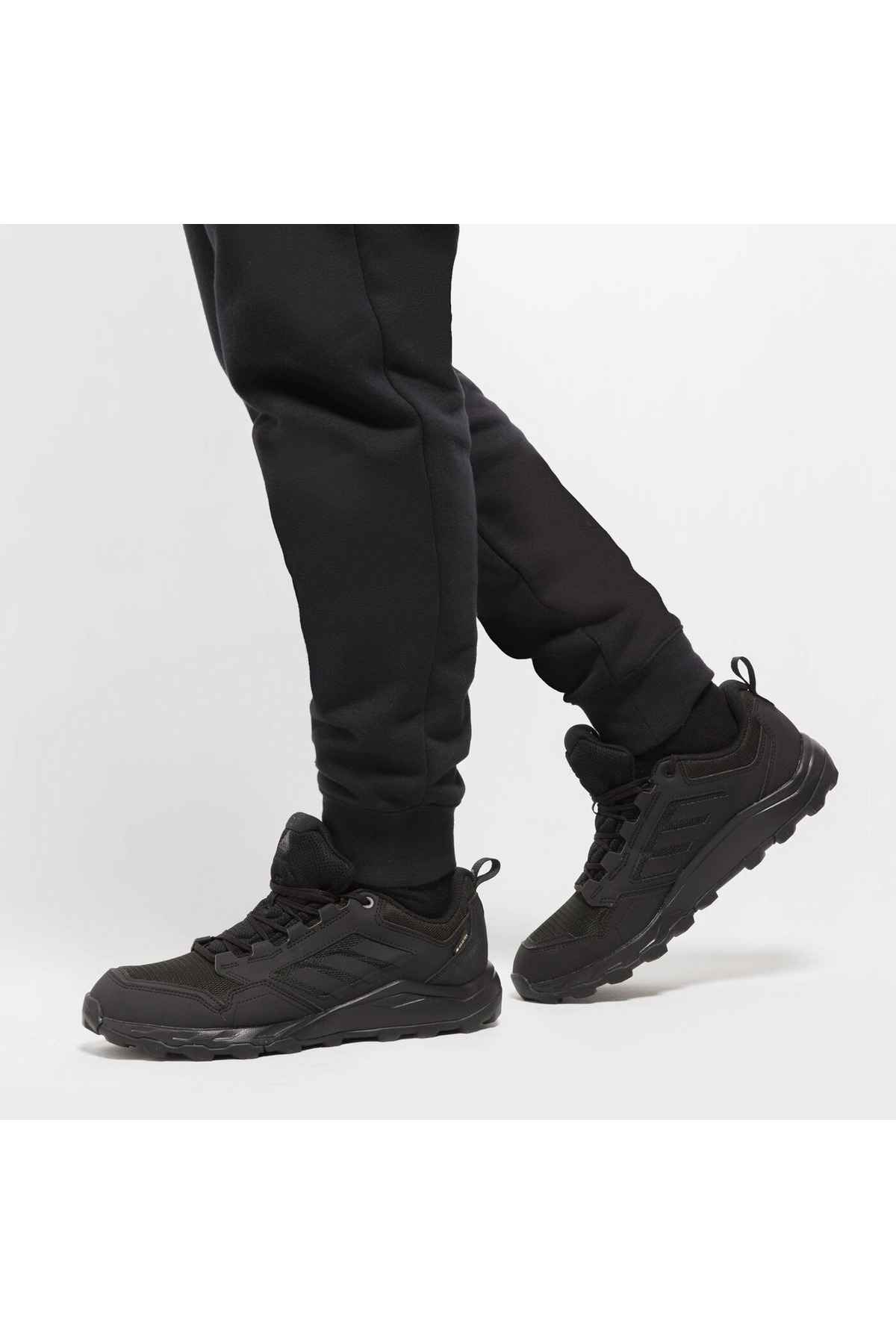 کفش خارجی مردانه کف جامد ضد آب و مقاوم در برابر سرما Terrex Swift R3 Gtx