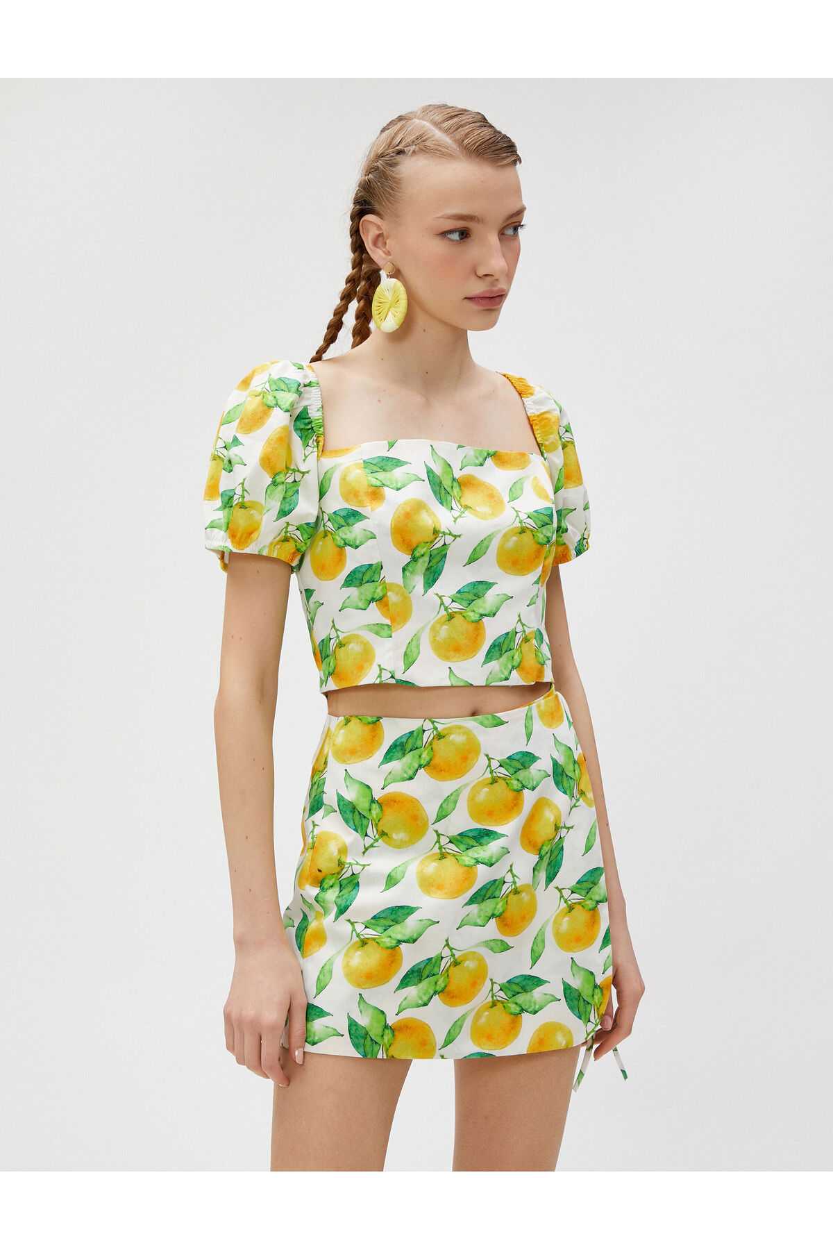 بلوز کوتاه آستین بادکنکی یقه مربعی چاپ شده نخی