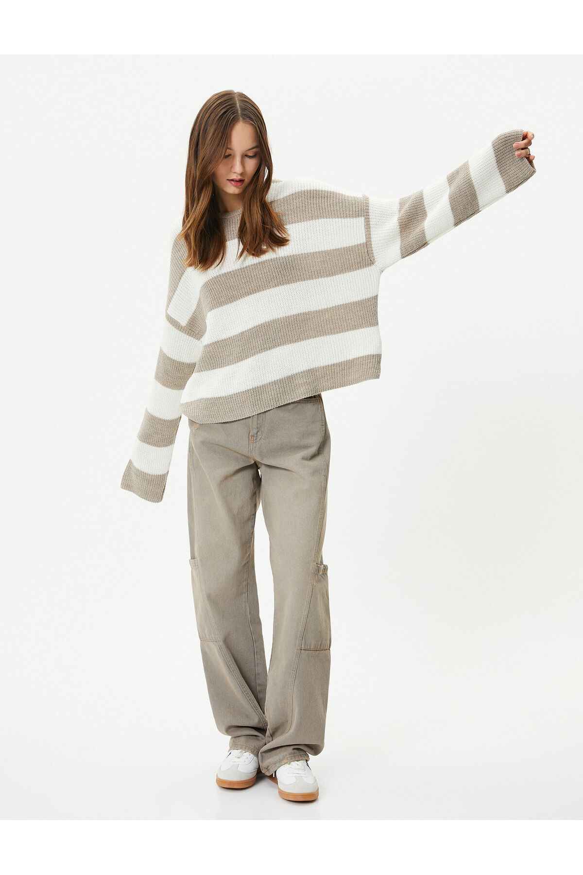 یقه آستین بلند ژاکت بافتنی پایه