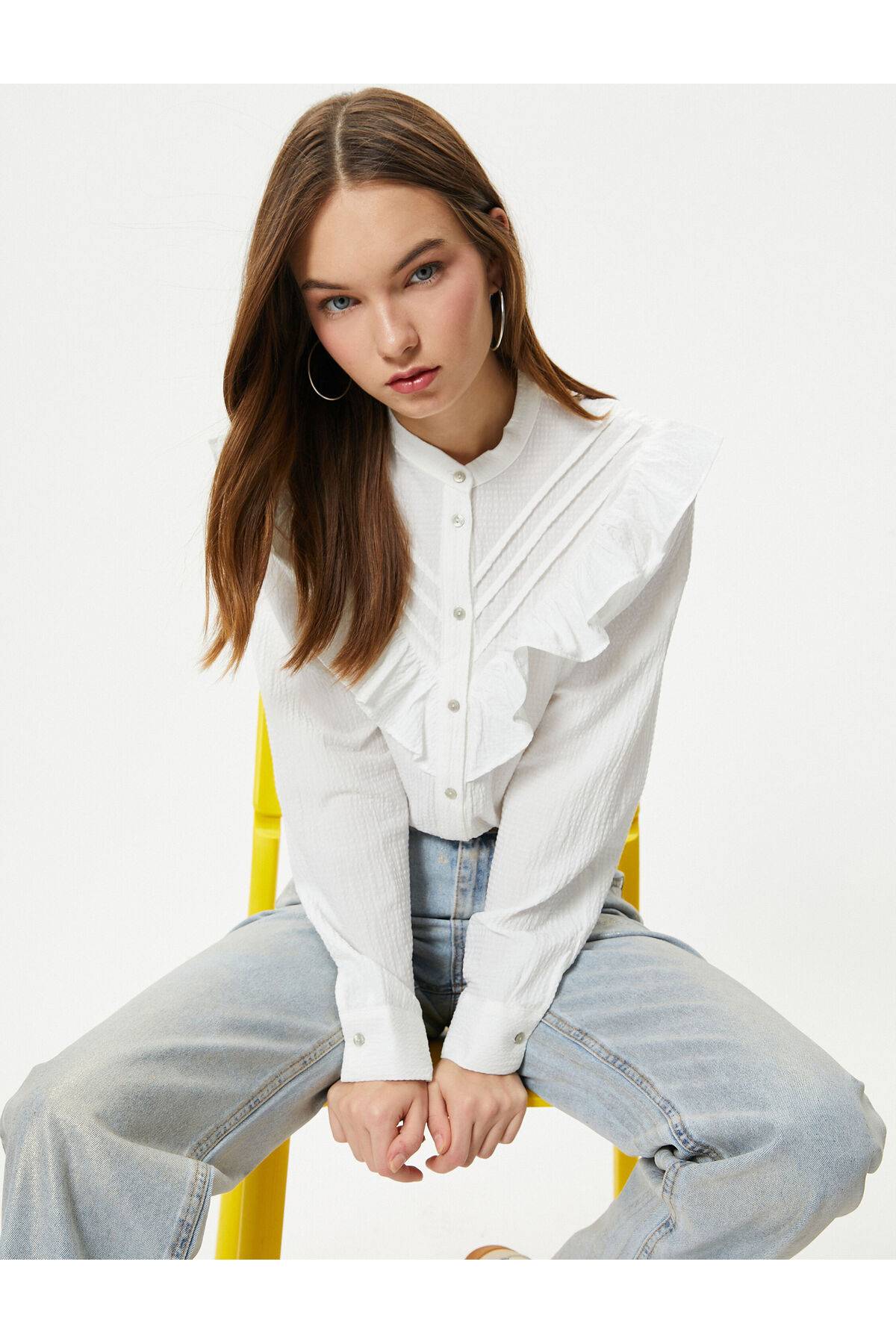 بلوز روفل یقه بلند آستین بلند بافت پارچه ویسکوز ترکیبی