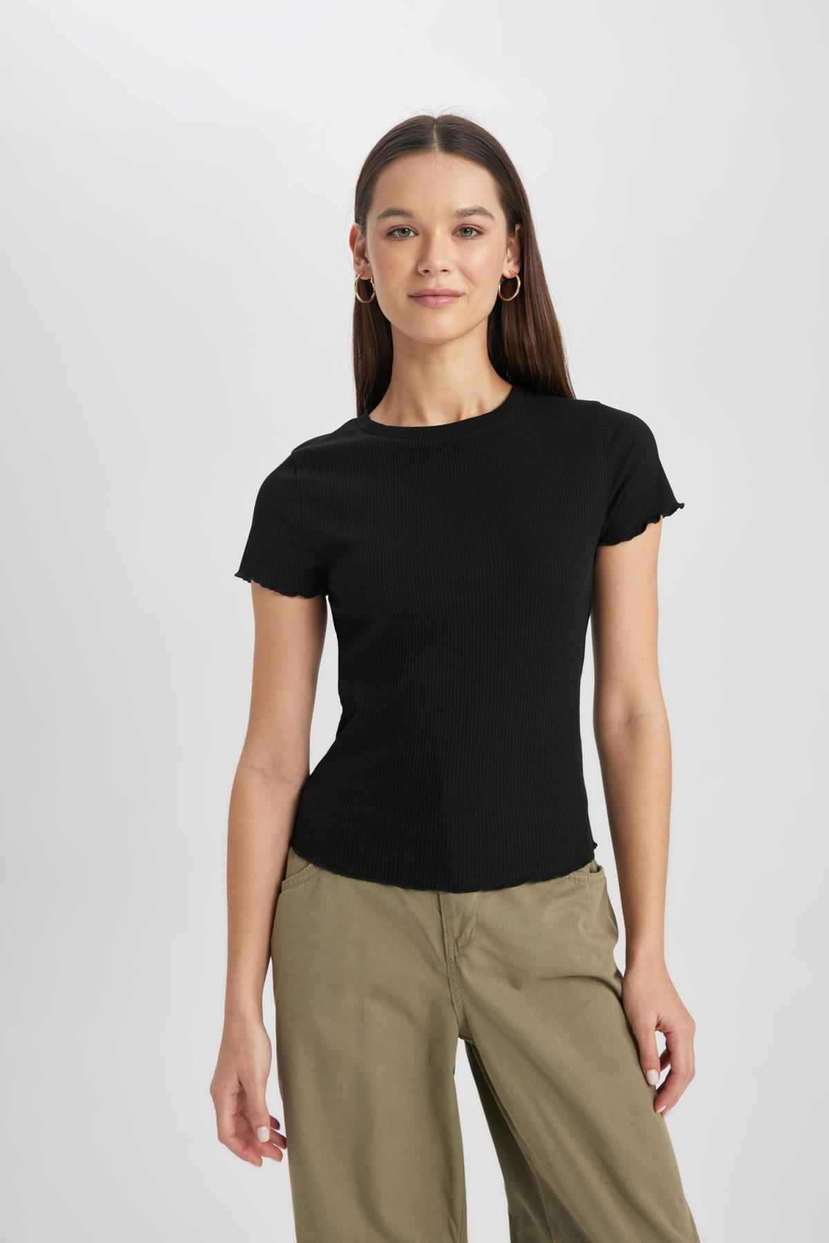 تیشرت آستین کوتاه یقه خدمه