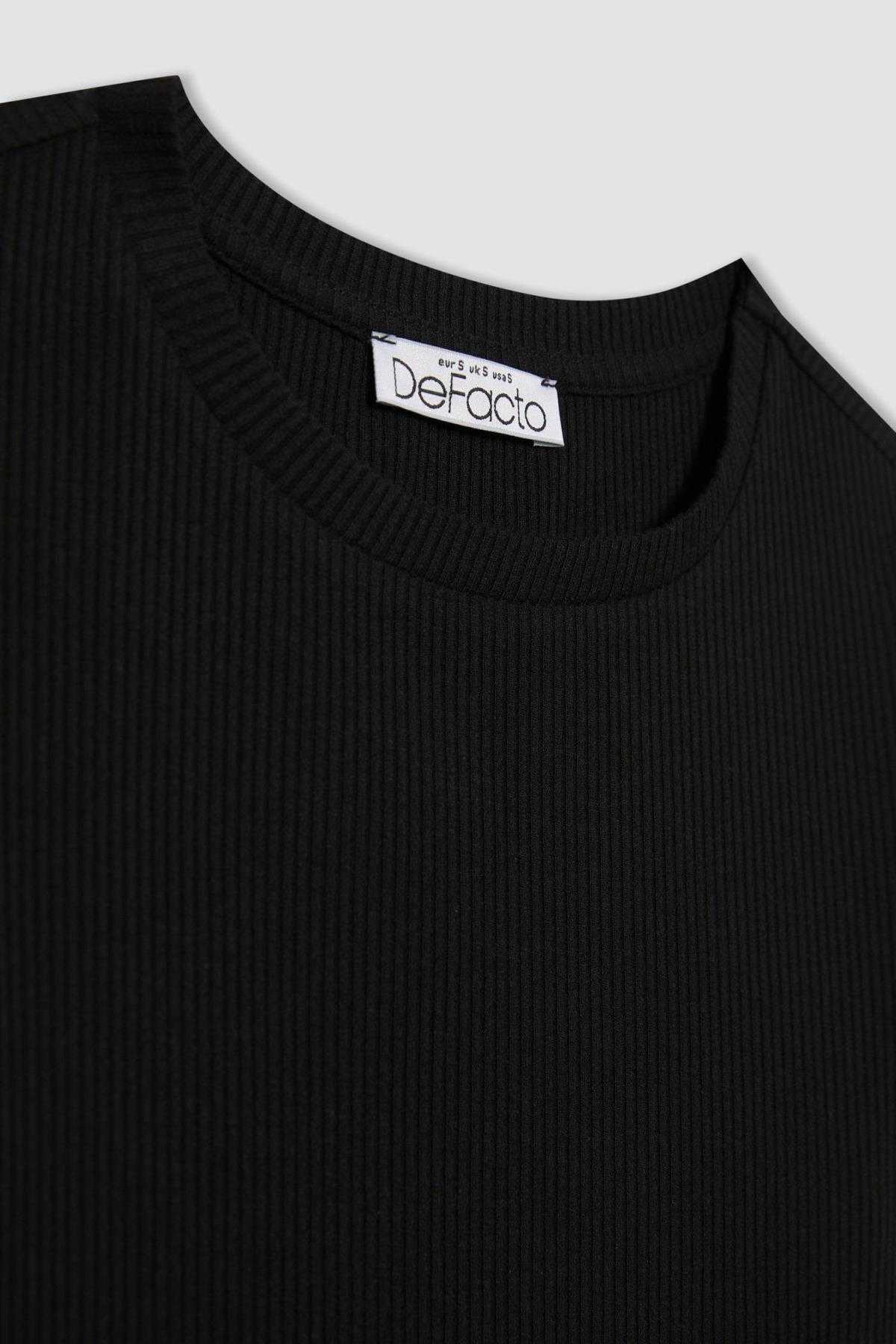 تیشرت آستین کوتاه یقه خدمه