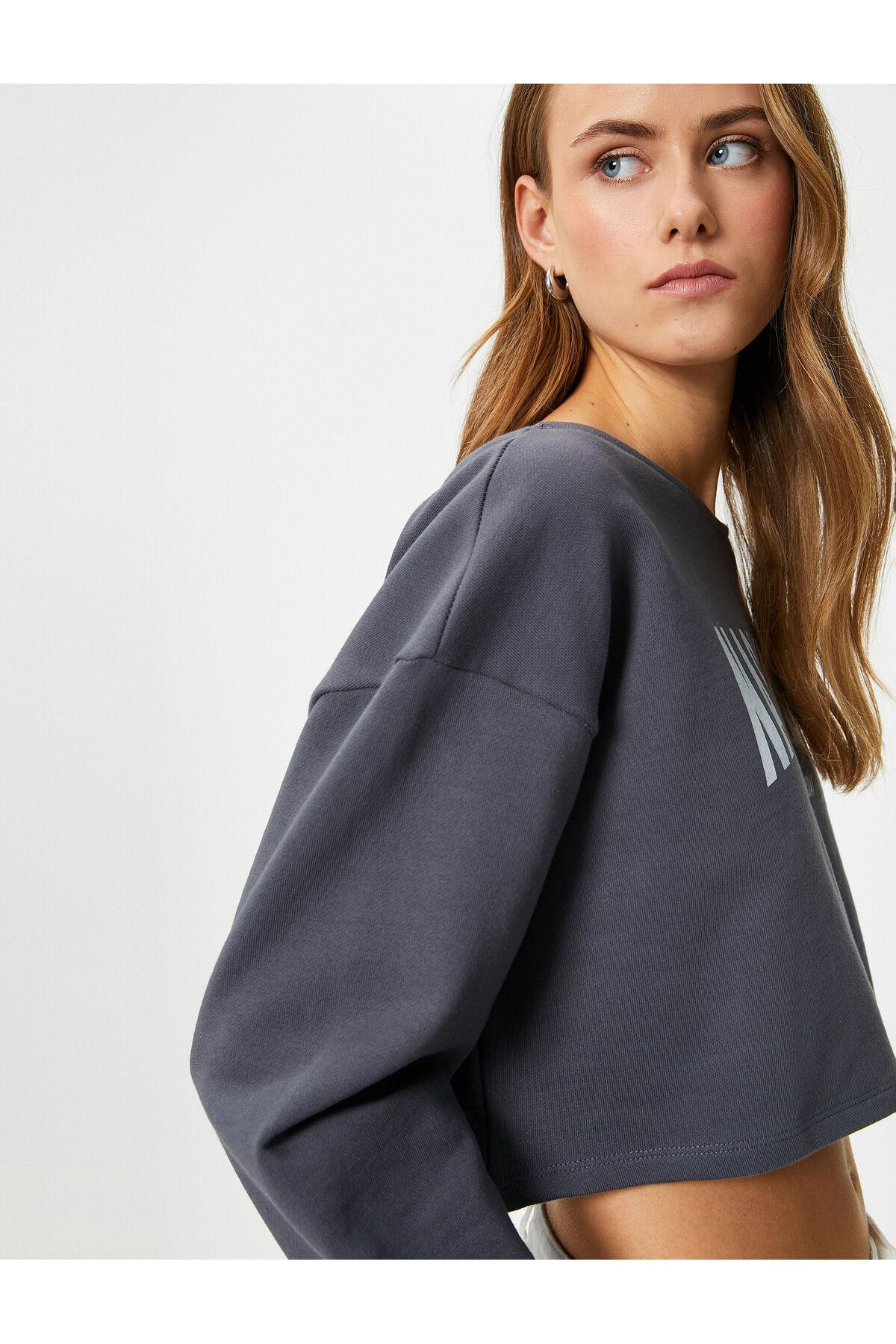 سویشرت نخی آستین بلند چاپ شده