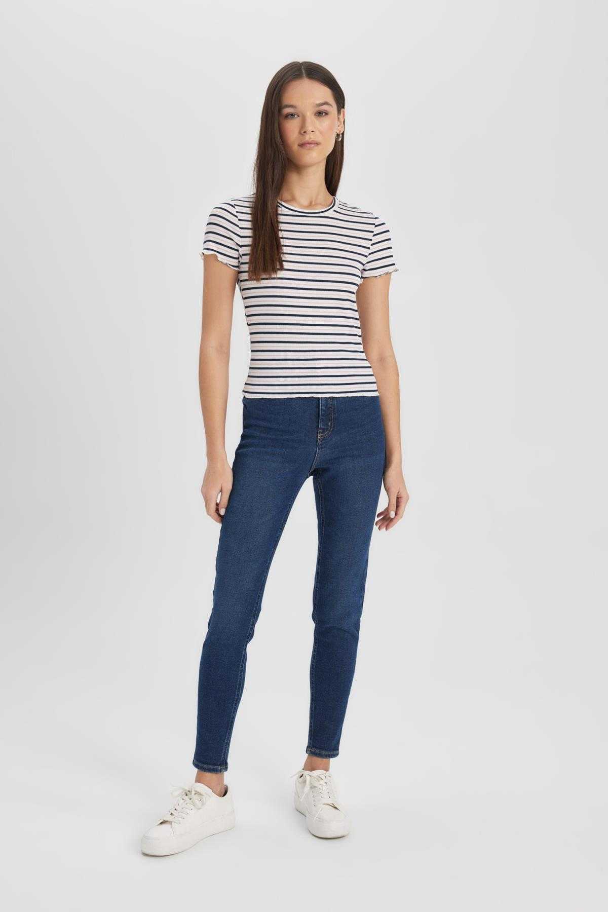 تیشرت آستین کوتاه راه راه یقه خدمه