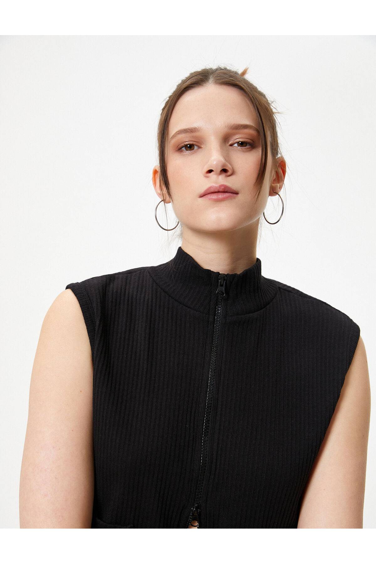 جیب زیپ دار دو طرفه یقه پایه ژاکت کش باف پشمی و مناسب باریک