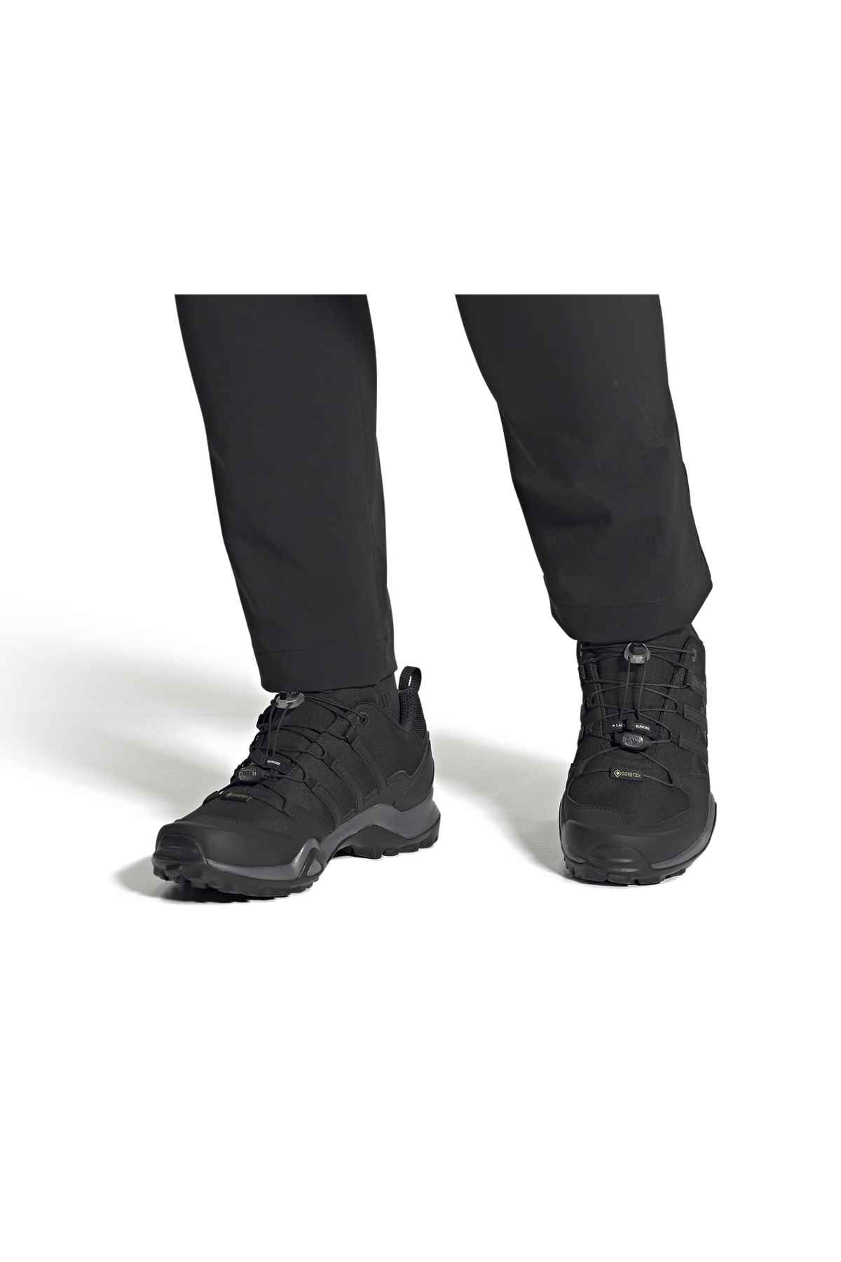 کفش خارجی مردانه کف جامد ضد آب و مقاوم در برابر سرما Terrex Swift R3 Gtx