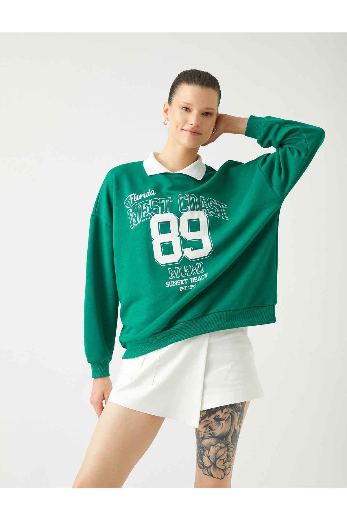 سویشرت سایز بزرگ با یقه پولو کالج چاپ آستین بلند