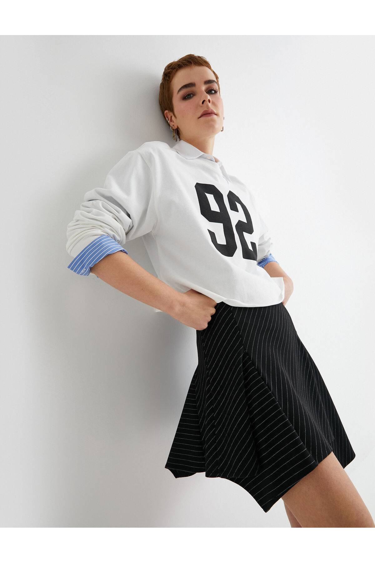 مینی دامن برش نامتقارن مناسب مناسب