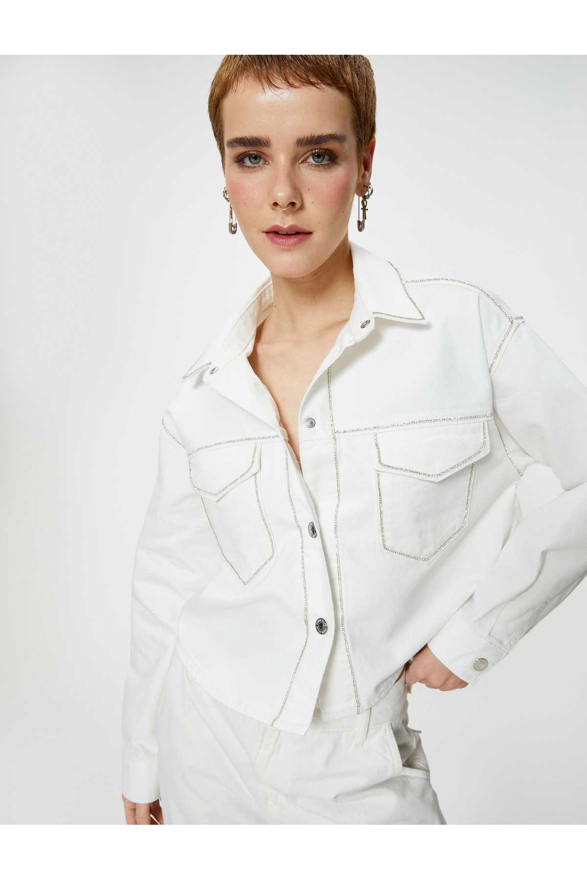 کت جین سنگ دار با یقه پیراهن پنبه ای جیب دار