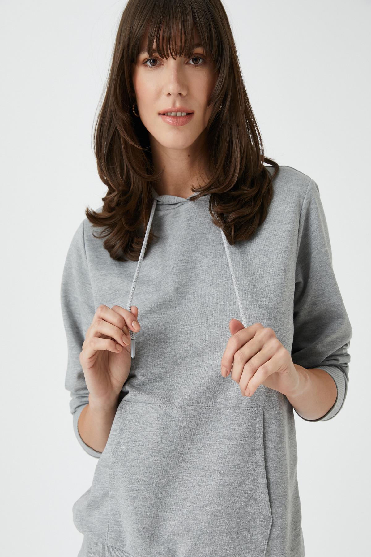 سویشرت ساده کلاهدار با جیب کانگورو