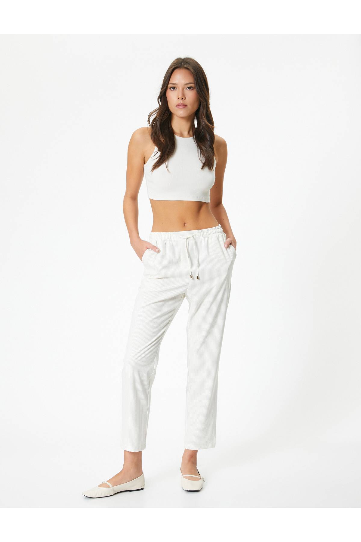 شلوار هویجی با جزییات جیب کمر بلند توری