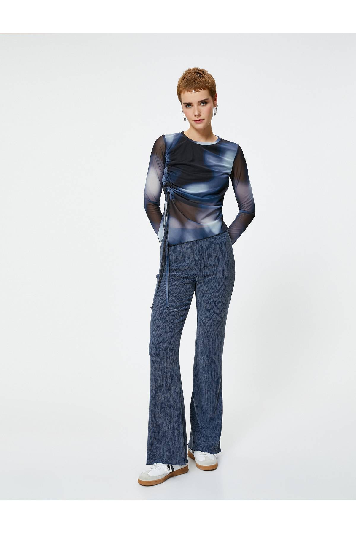 شلوار پاشنه دار با بافت کمر بلند