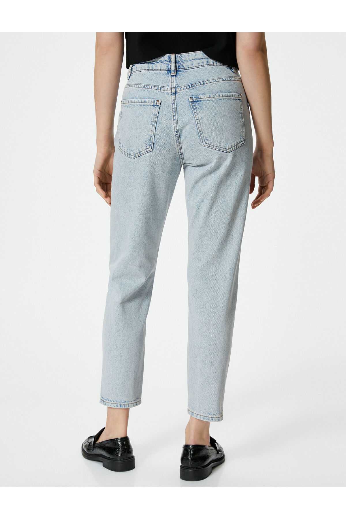 Mom Fit Jeans Relaxed Cut Light Slim Leg - Mom Jean