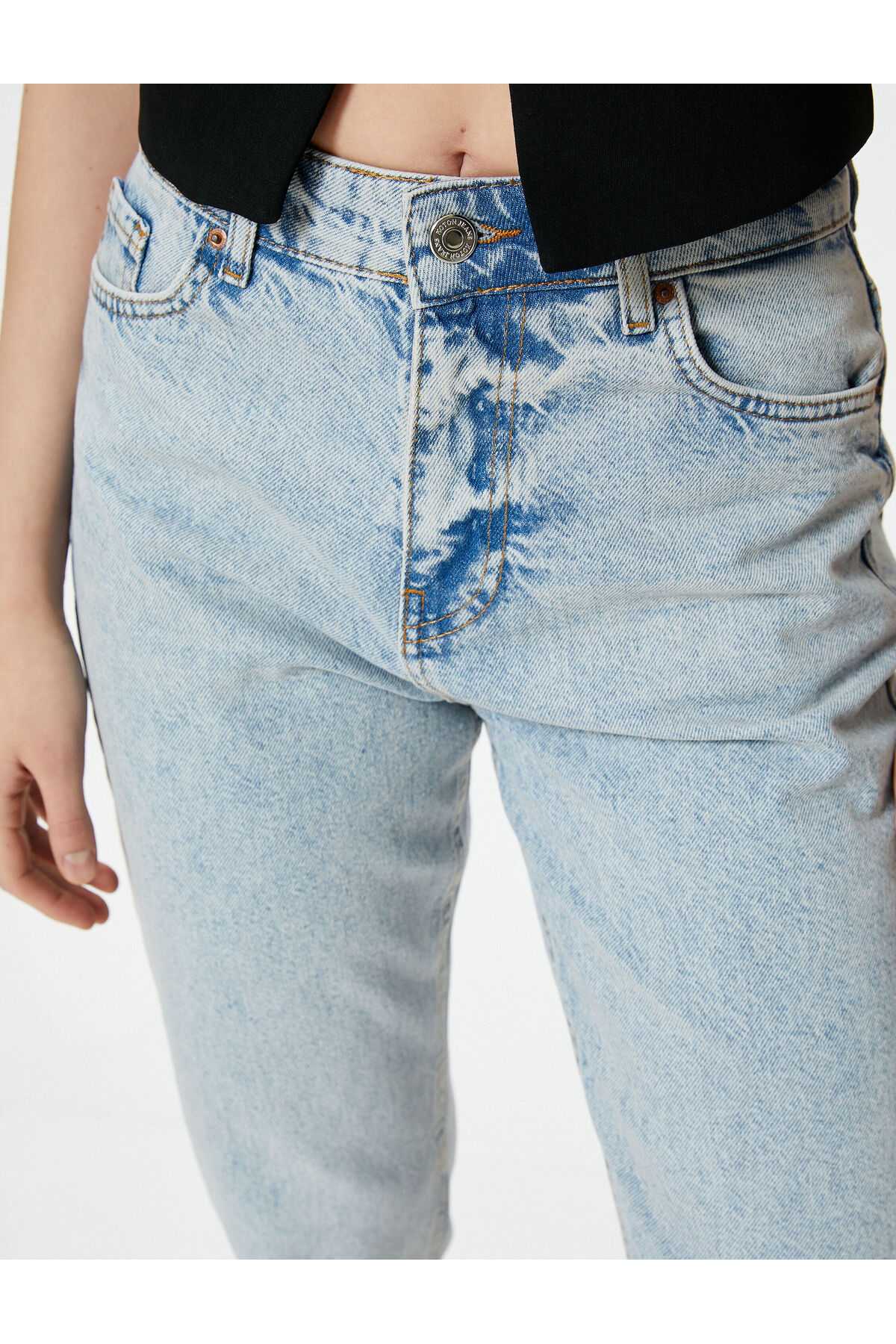 Mom Fit Jeans Relaxed Cut Light Slim Leg - Mom Jean