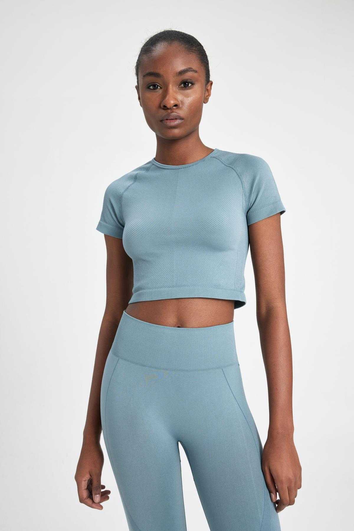 تیشرت آستین کوتاه اسپرت یقه کروپ تاپ DeFactoFit