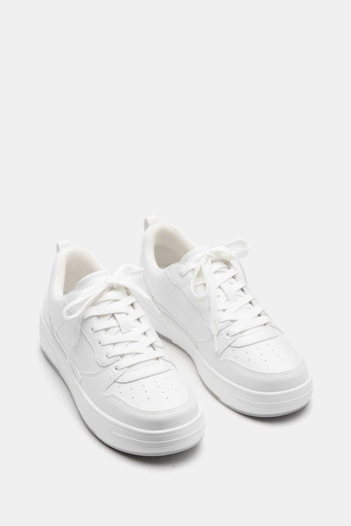 کفش ورزشی پایه