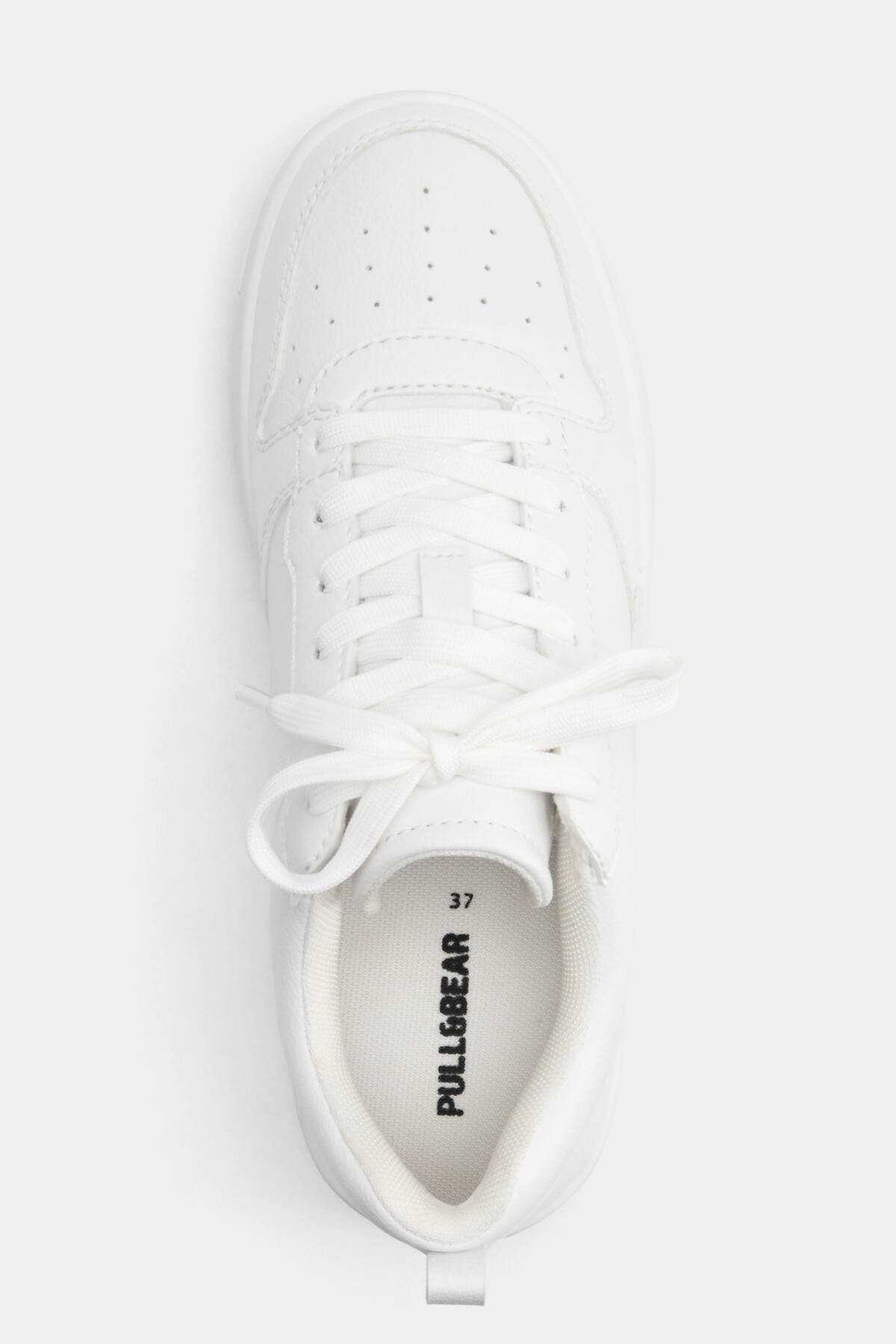 کفش ورزشی پایه