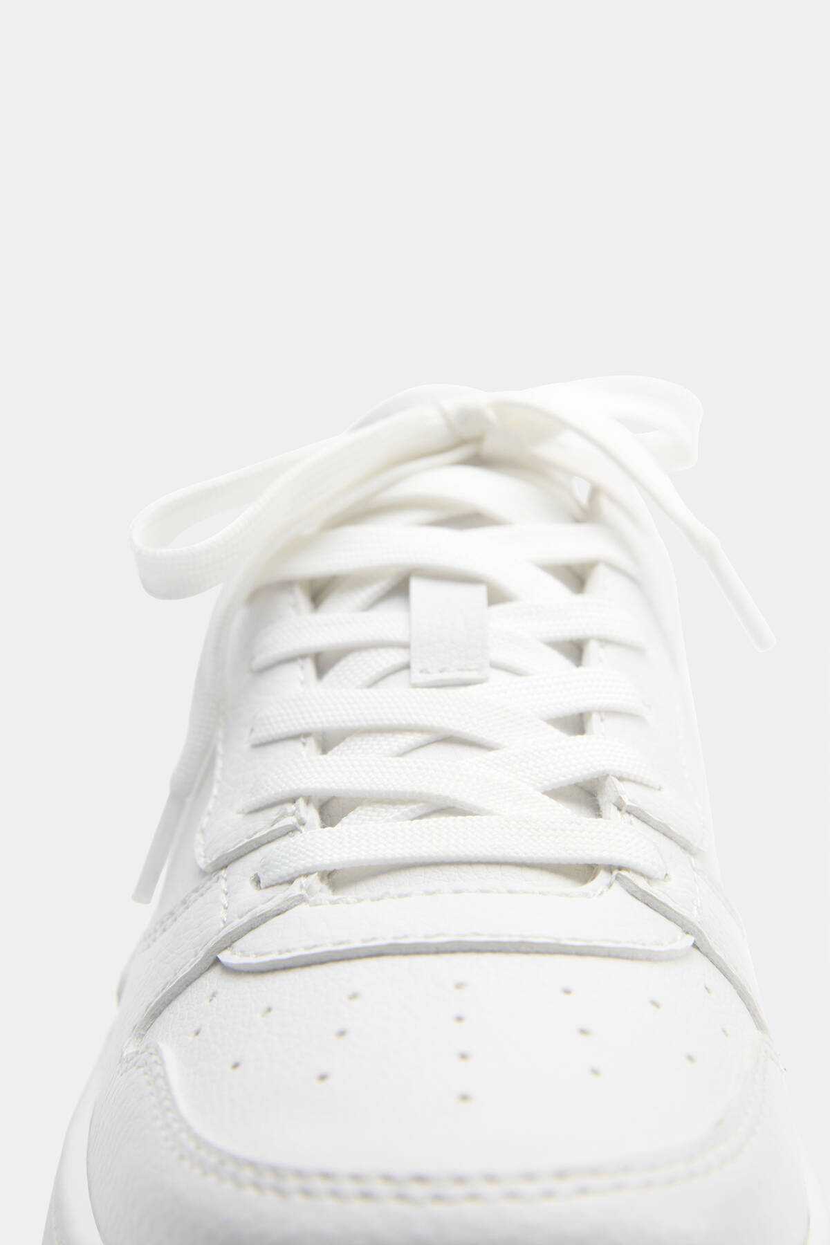 کفش ورزشی پایه