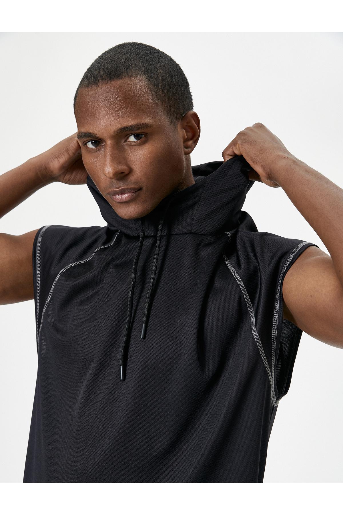 تاپ تانک اسپرت کلاهدار با آستین کوتاه با جزئیات دوخت