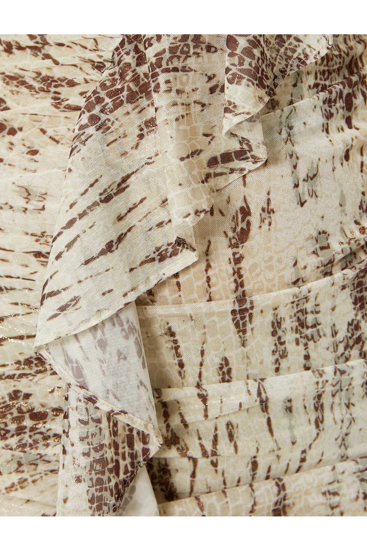 لباس مجلسی کوتاه با یک شانه با خطی باریک