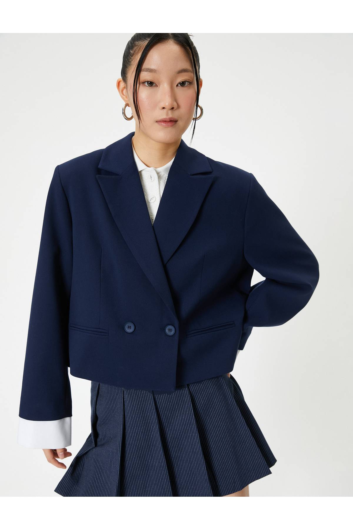 کت کت کوتاه دو سینه دکمه دار