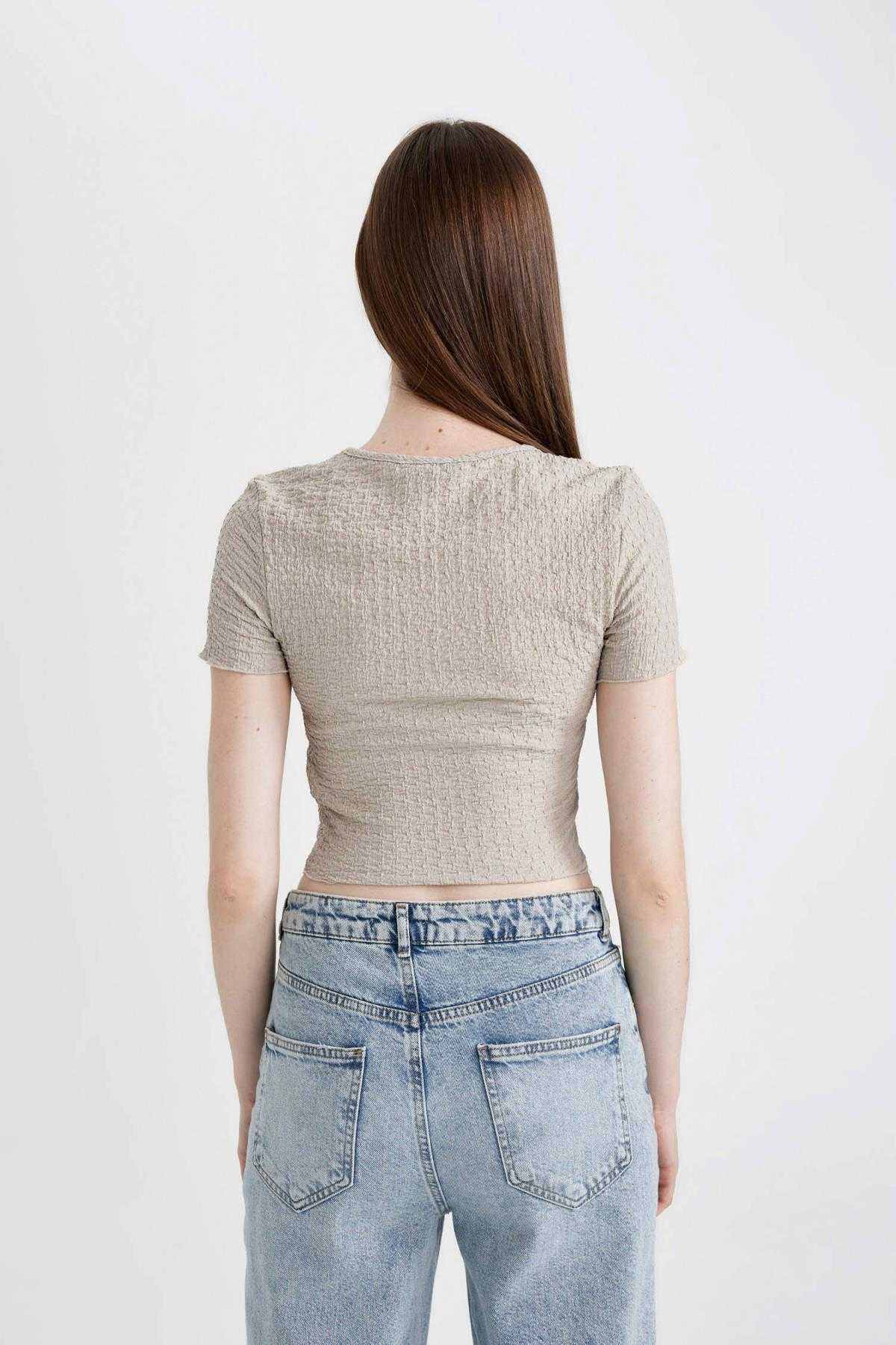 تیشرت آستین کوتاه یقه خدمه