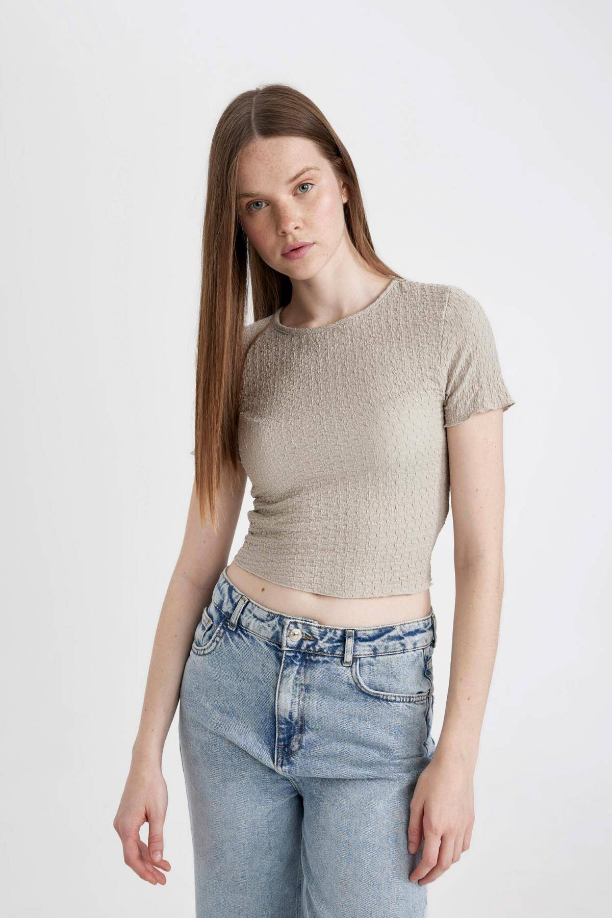 تیشرت آستین کوتاه یقه خدمه