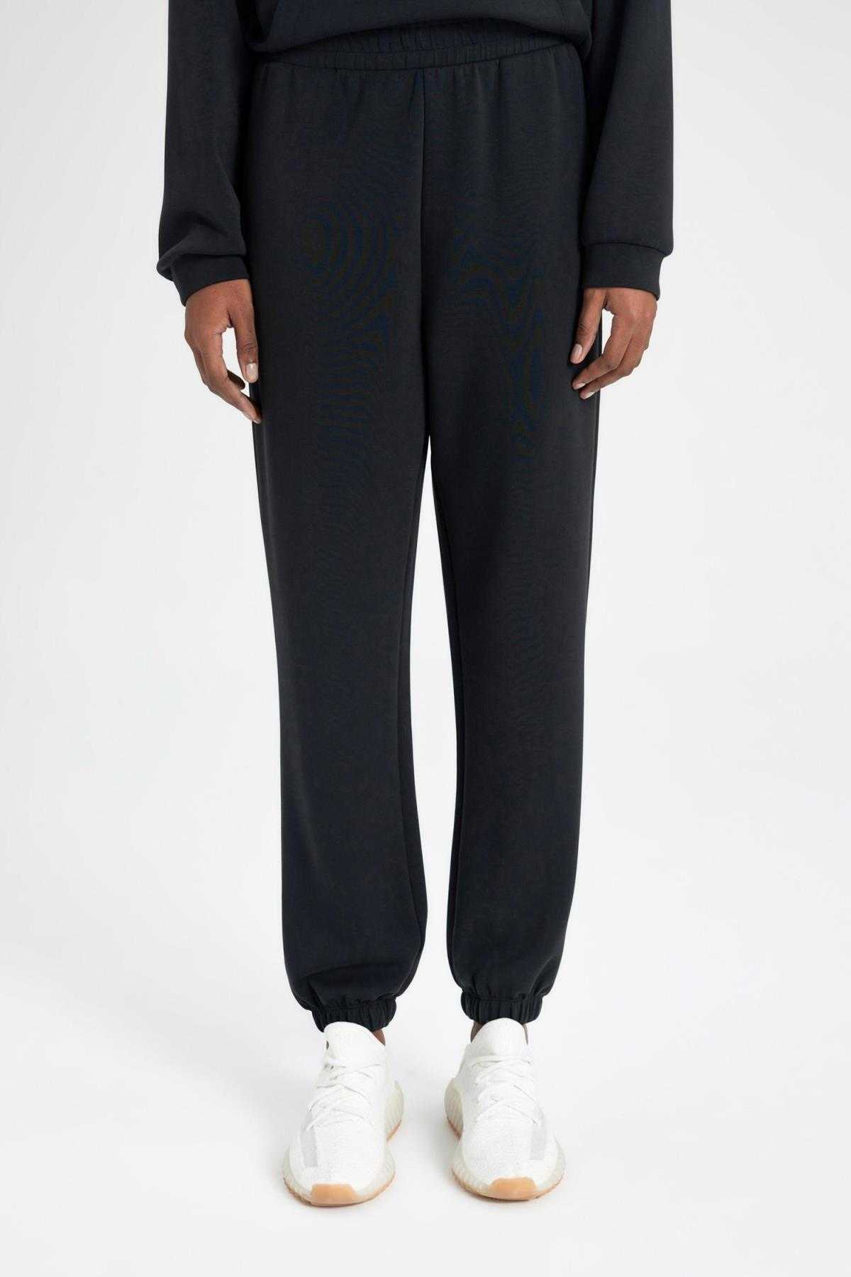 شلوار گرمکن دو جیبی ممتاز Fit Standard Fit B1794ax24sp