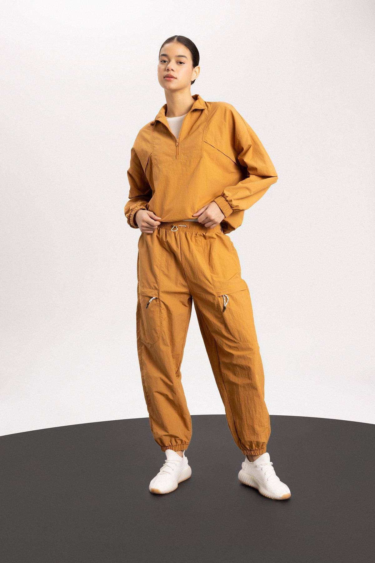 شلوار ورزشی با سایز استاندارد DeFactoFit گشاد و دو جیب